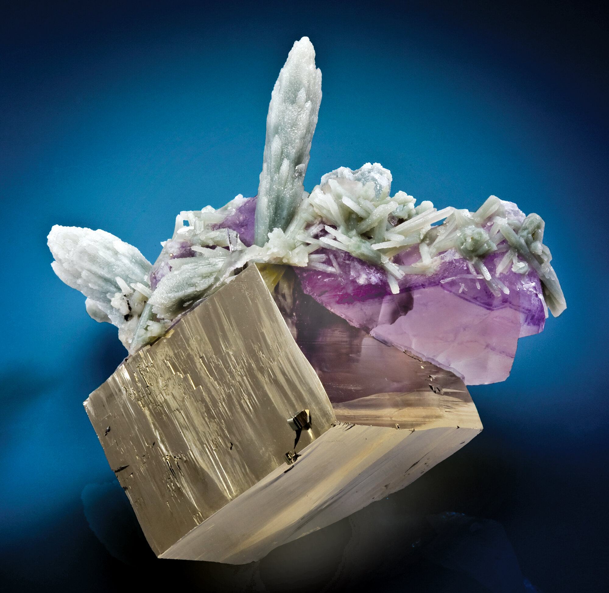  Pyrite with fluorite and quartz, Shangbao mine, Leiyang Co., Hengyang pref., Hunan prov., China - 14.5cm 
