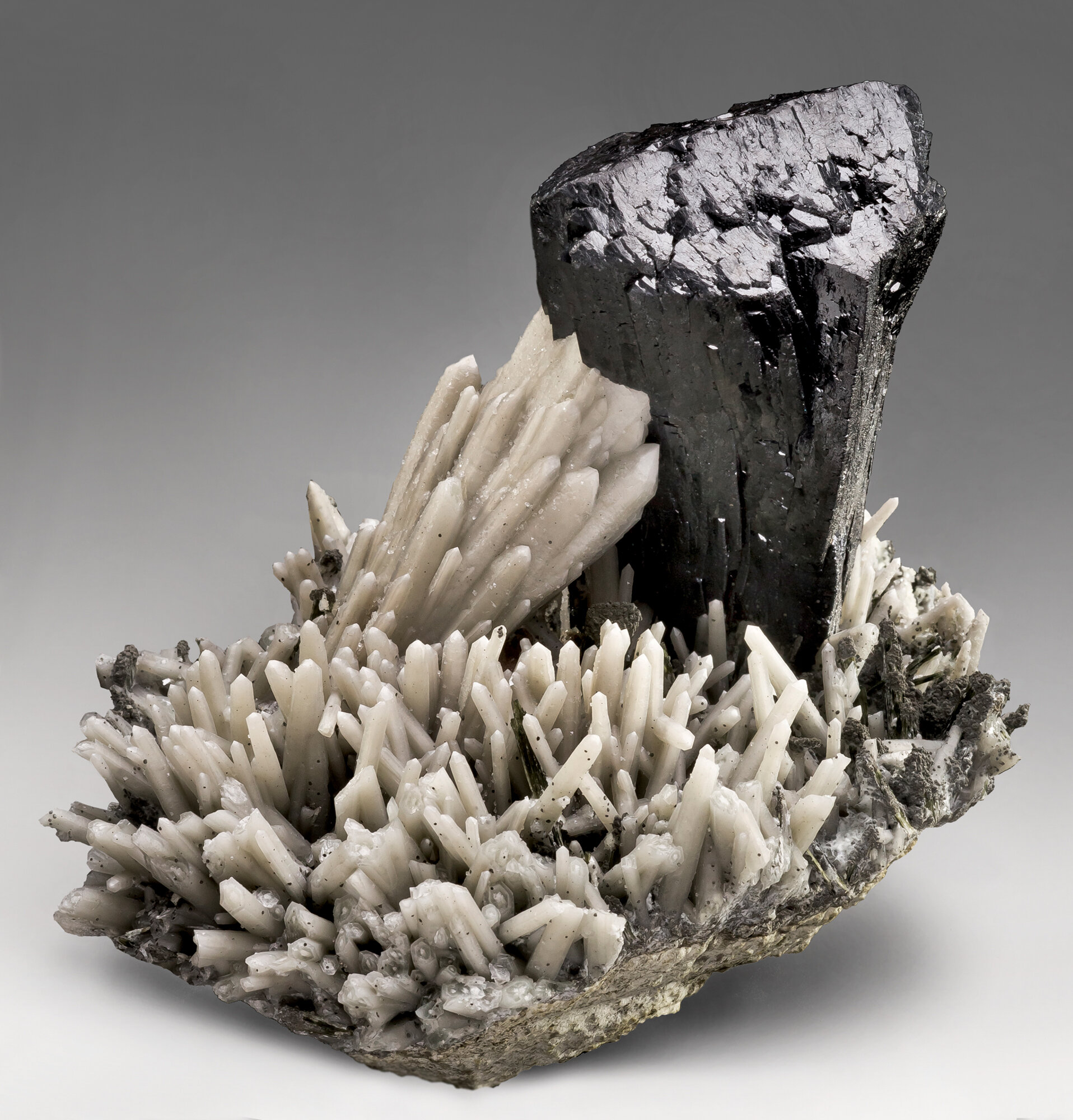  Ilvaite with quartz, 12.5 cm, from Huanggang mine No. 1, Keshiketeng County, Chifeng Prefecture, Inner Mongolia Autonomous Region, China. Found in 2010. 
