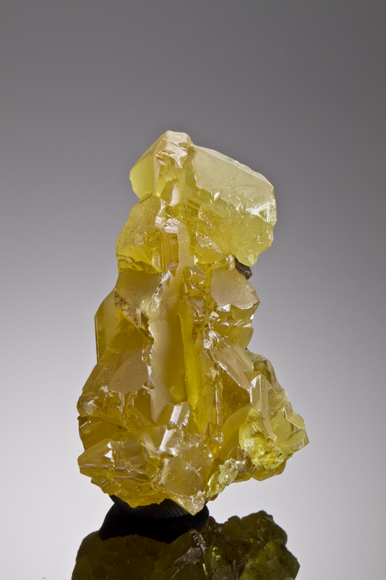  Sphalerite crystal group, 5.6 cm, from the Huanggang mine, Keshiketeng County, Chifeng Prefecture, Inner Mongolia Autonomous Region, China. Found in 2012. 