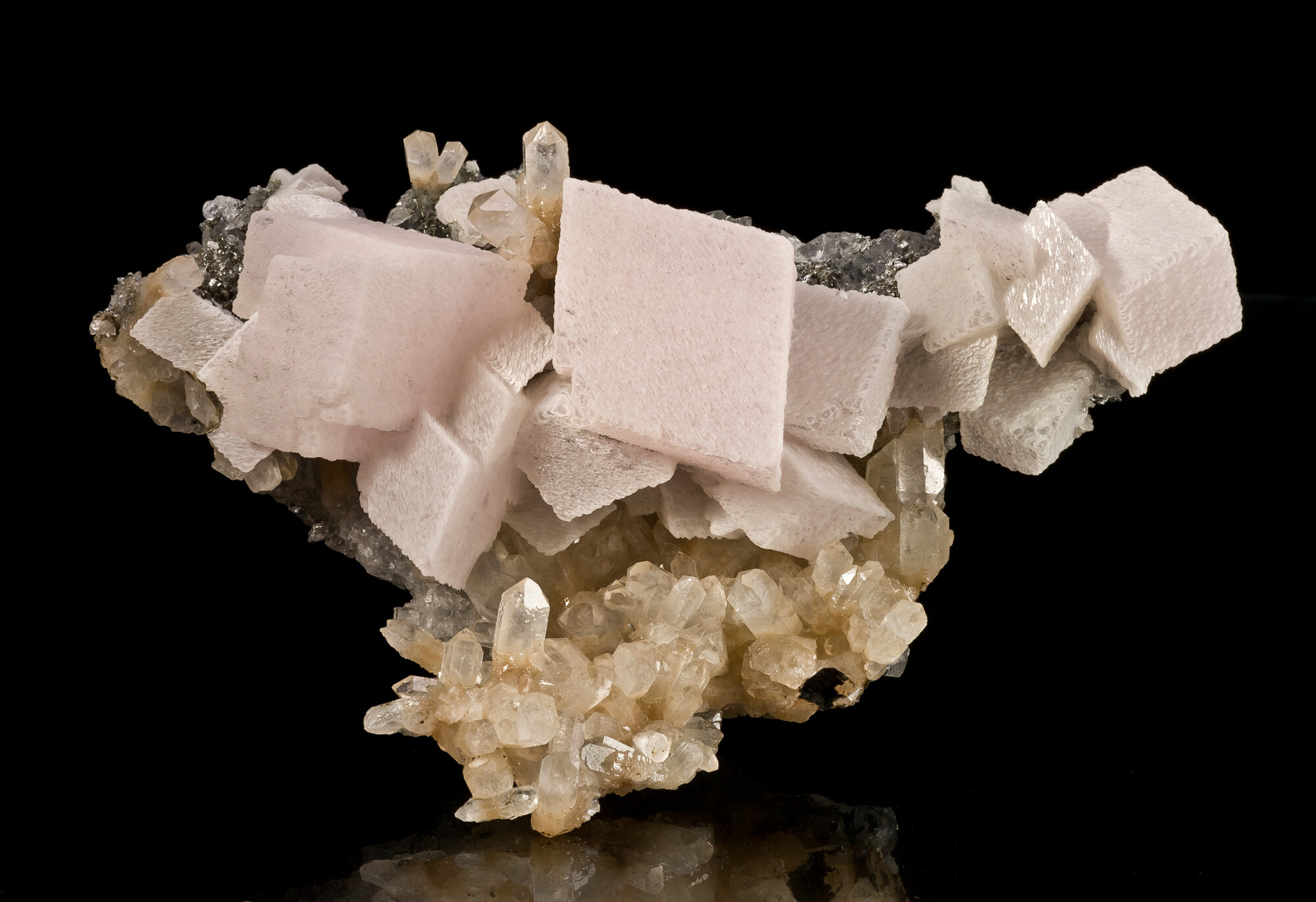  Calcite with quartz, 24 cm, from Huanggang mine No. 5, Keshiketeng County, Chifeng Prefecture, Inner Mongolia Autonomous Region, China. Found in 2011. 