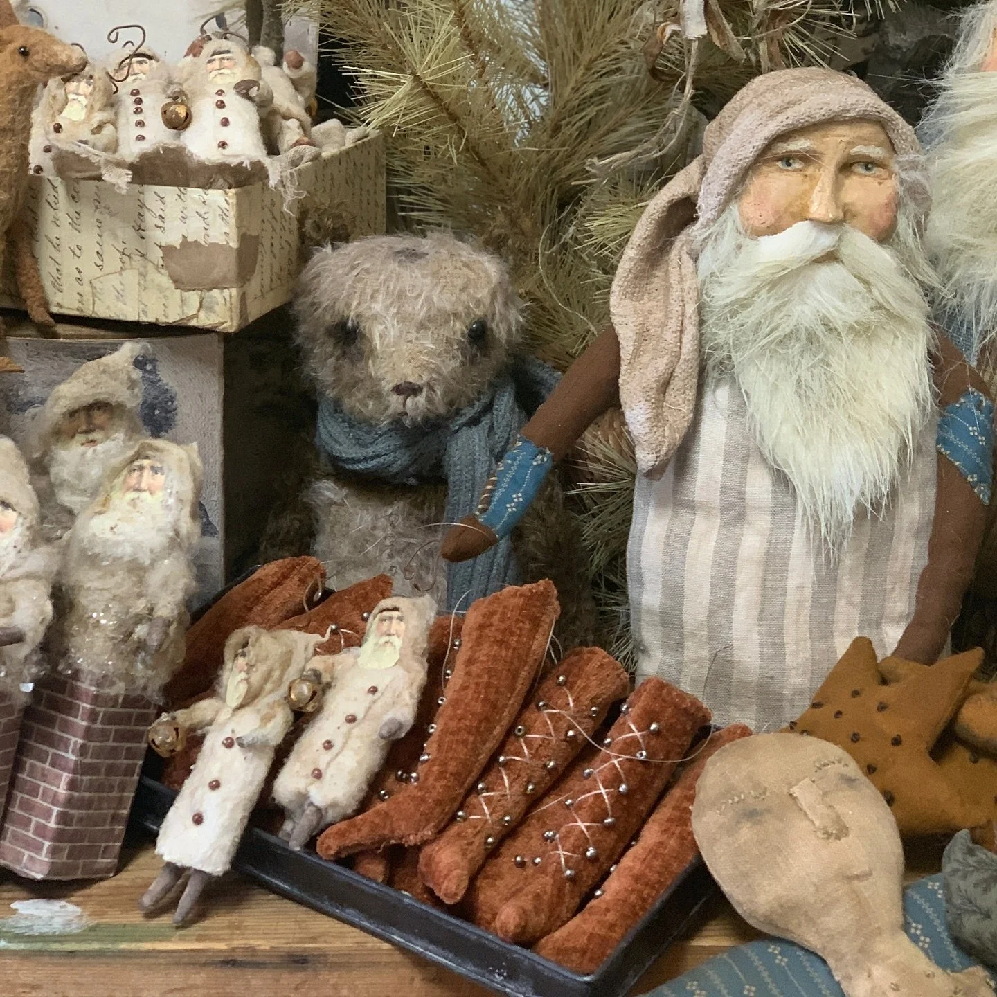 Here&rsquo;s a little peek of what I&rsquo;ve been up to lately.  I&rsquo;m winding down on my first batch of Christmas goods to offer you soon.  More details on tomorrow&rsquo;s post .