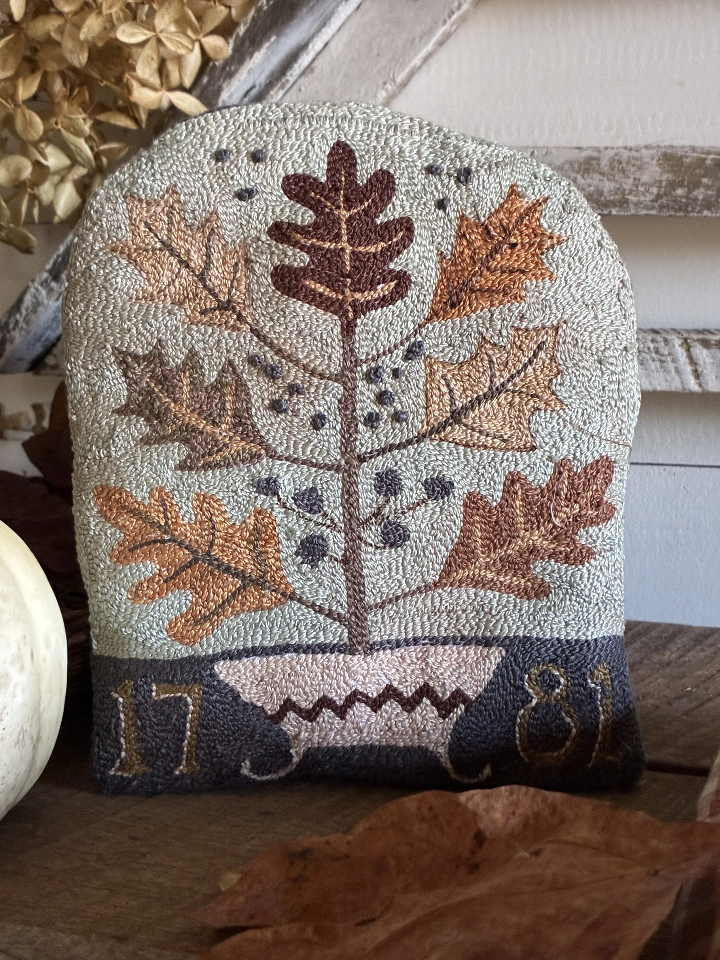 "Lovely Leaves"  Needlepunch Hanging