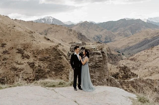 Love in the air 😍 Queenstown has the most gorgeous backdrops!
