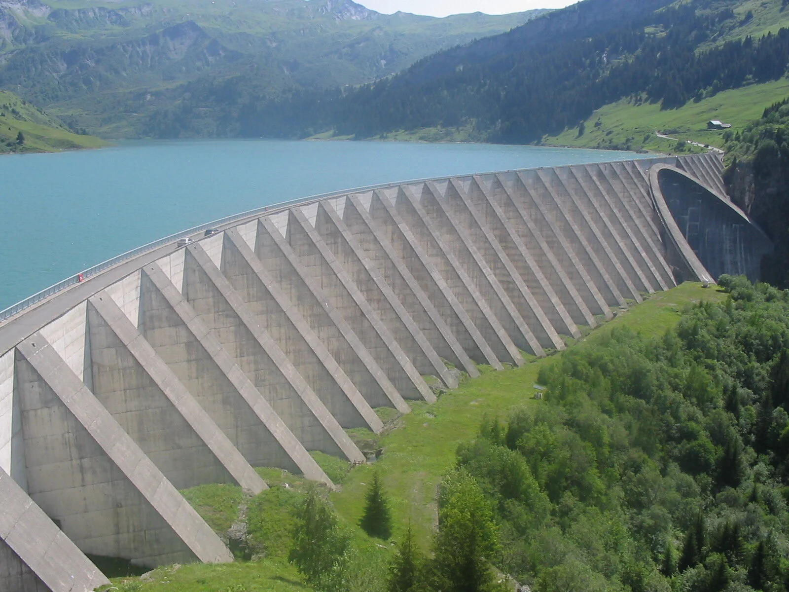 Barrage_de_Roselend_2.jpg