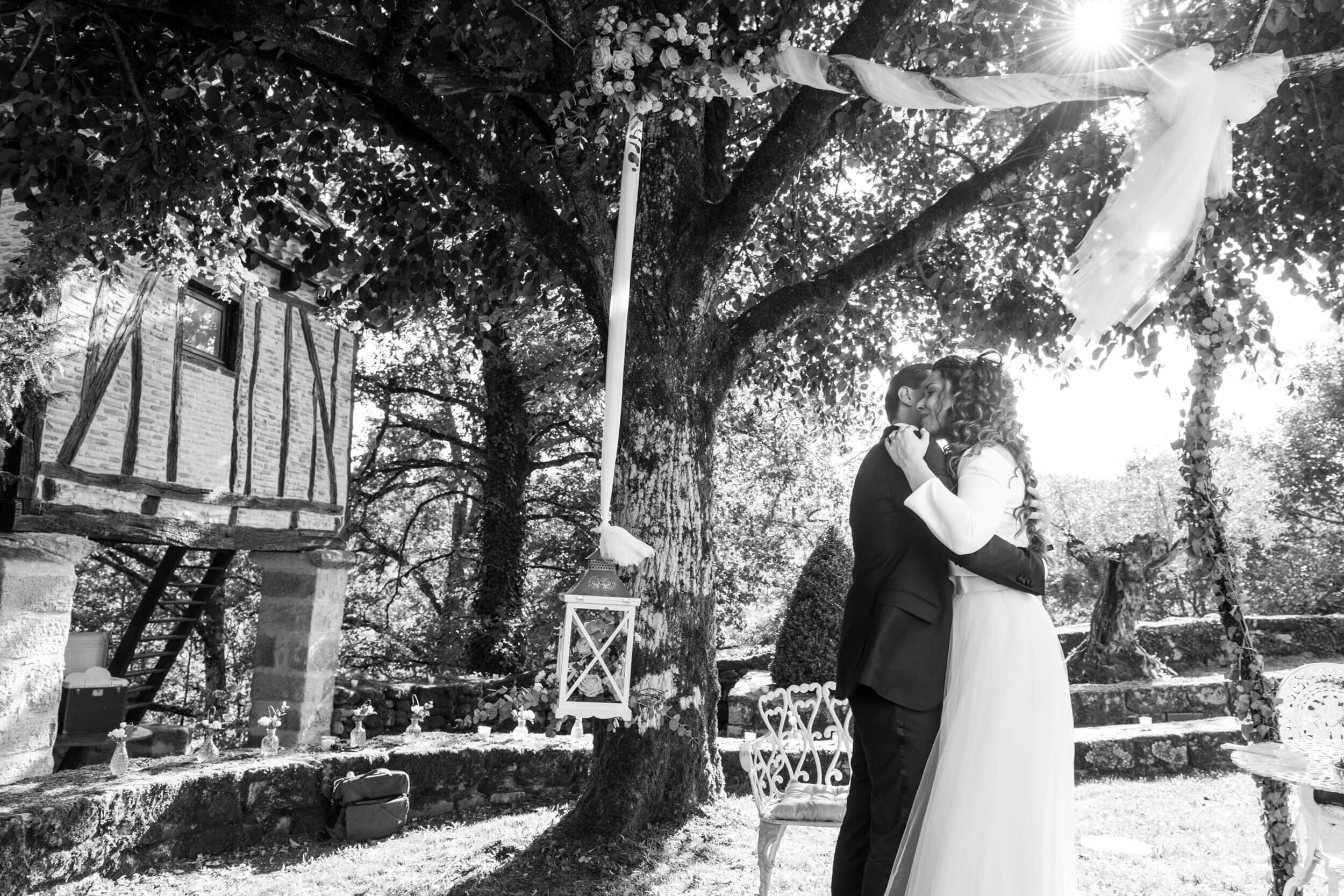 photographe mariage hug Lot Cahors wedding photographer