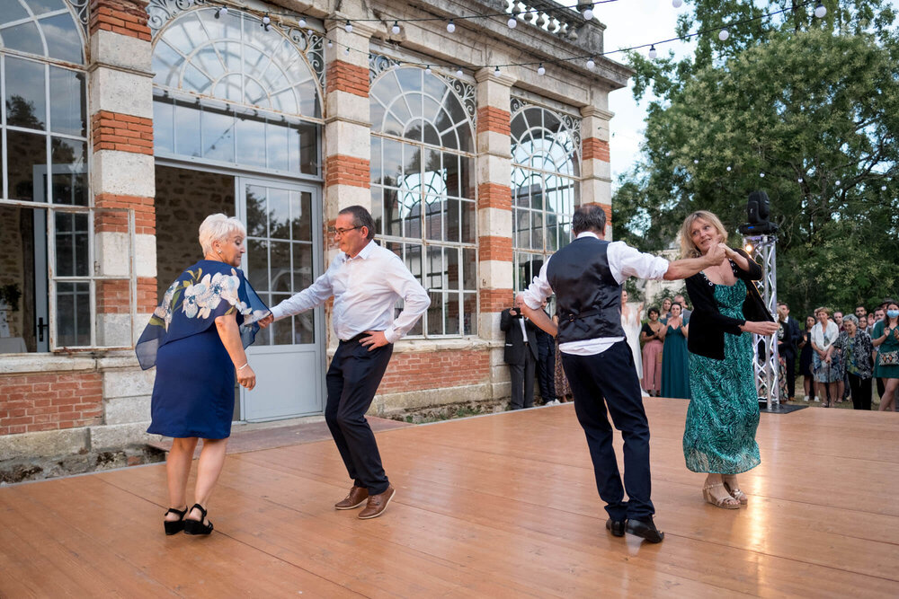 Danse traditionnelle limousine avant le repas