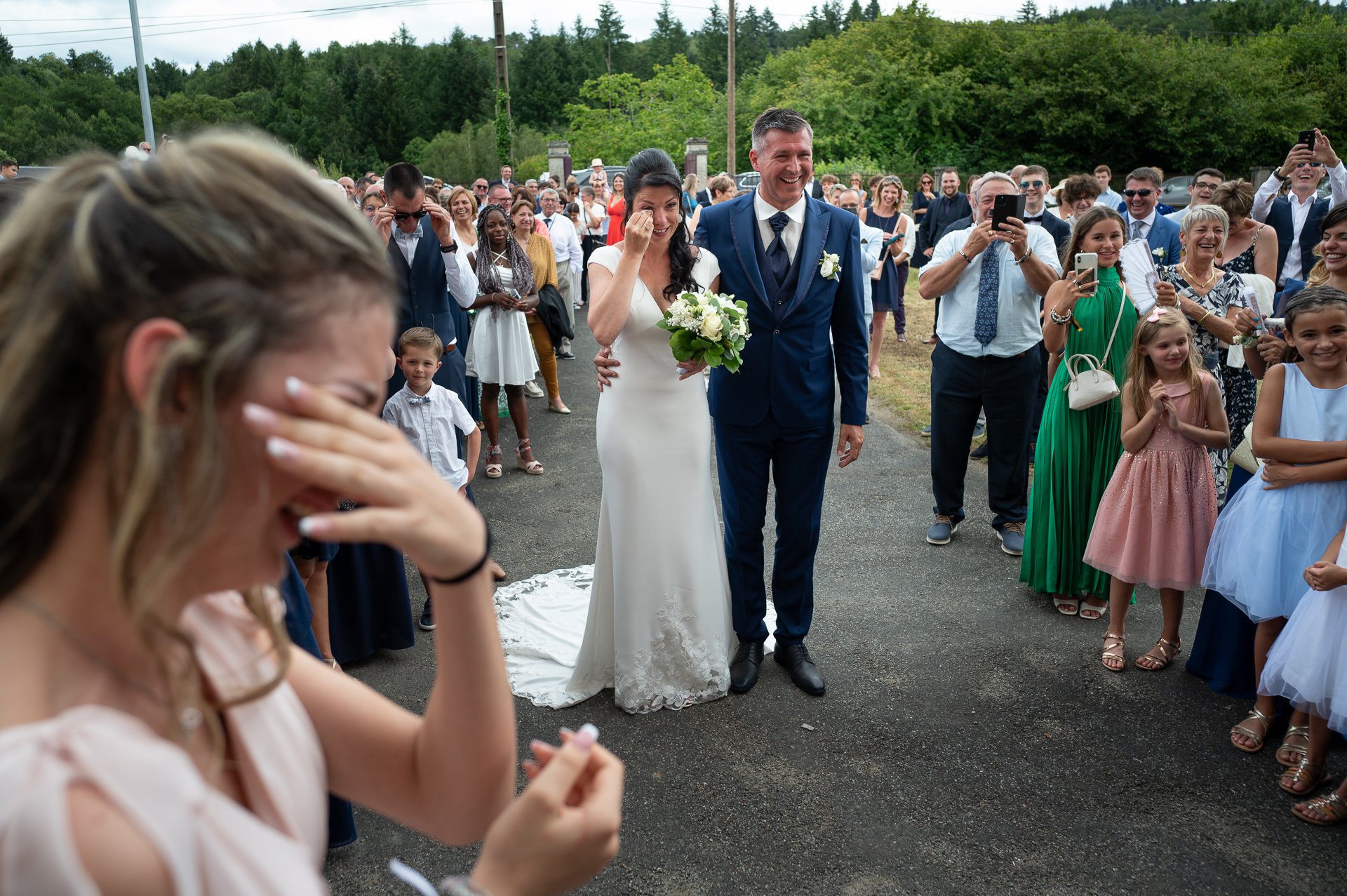 Quand le maire (le papa de la mari&eacute;e) se trompe dans le discours... alors tous les rires et les larmes se confondent...
Un grand mariage en Creuse, une d&eacute;co de dingue, une journ&eacute;e folle :
Sophie et Herv&eacute; ☀

 #frenchwedding