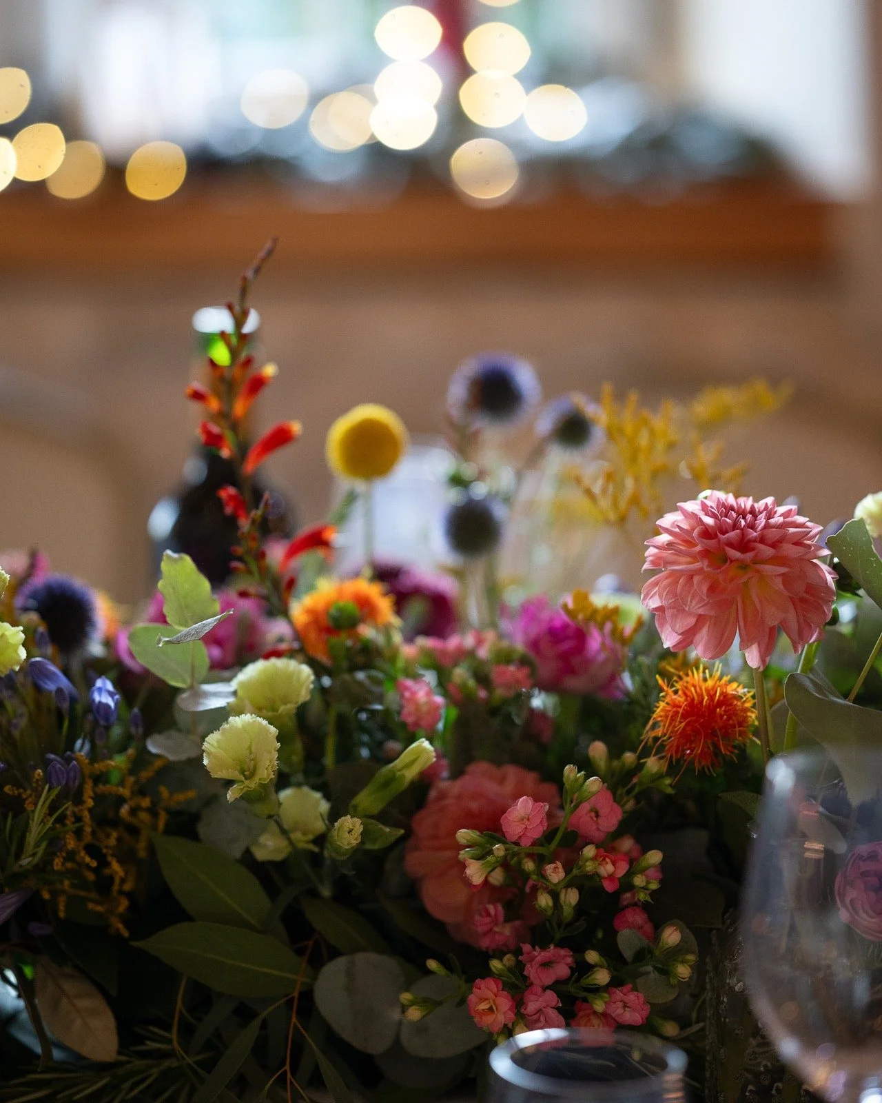 Des fleurs, des objets d&eacute;licats, et un domaine plein de recoins &agrave; d&eacute;couvrir avec d&eacute;lice... voici quelques d&eacute;tails pris lors du mariage de Laura et C&eacute;dric l'an dernier au Ch&acirc;teau de Puyrigaud. 

Juste po