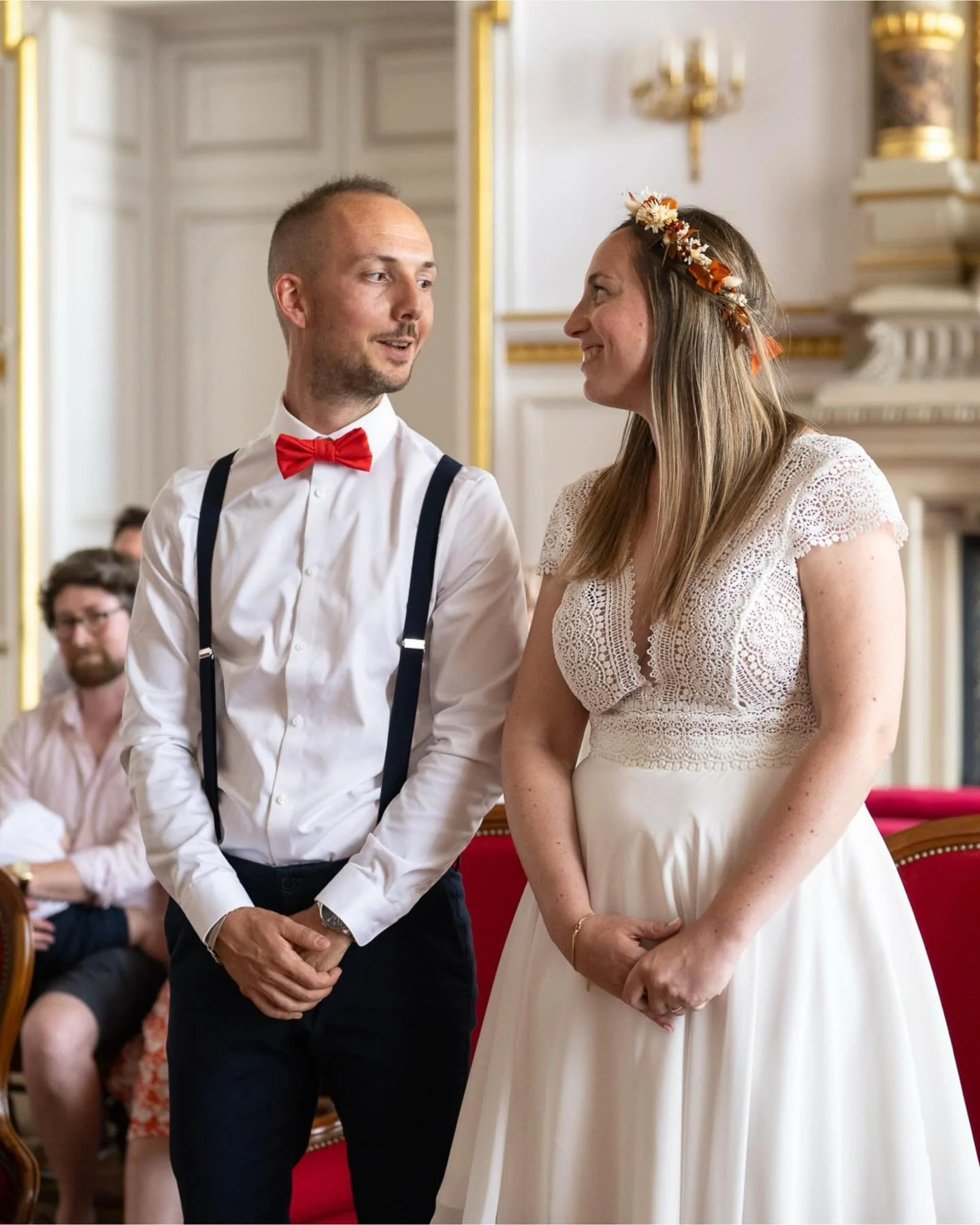 LUCIE et AXEL part.1
Il est des personnes qu&rsquo;on a un plaisir infini &agrave; retrouver. Et que l&rsquo;on apprend &agrave; conna&icirc;tre encore mieux en les voyant &eacute;voluer avec leurs proches. 
Et &agrave; aimer.

Voici quelques photos 