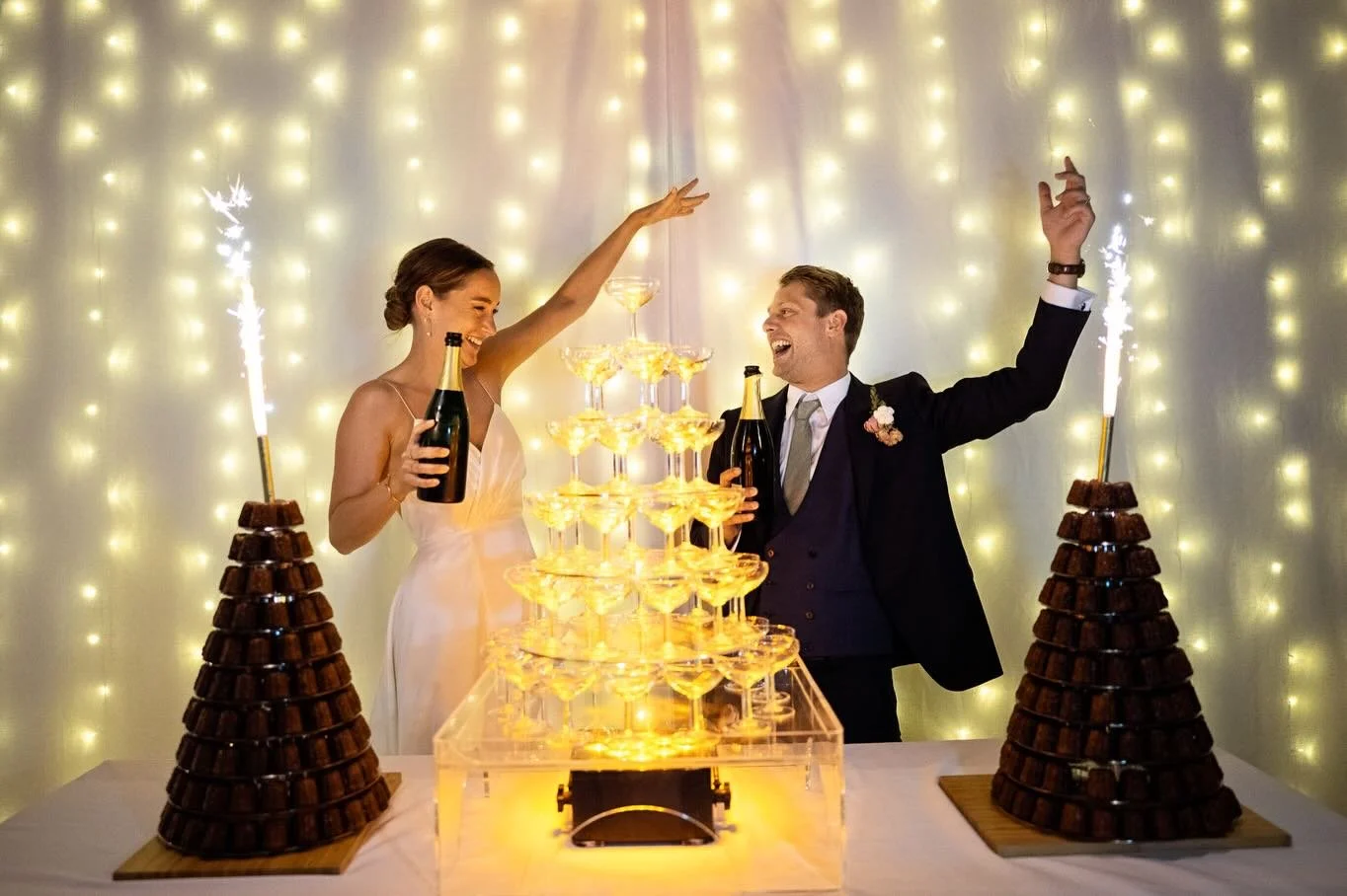 La Fontaine de champagne 

Fait toujours son effet
La preuve !

C&rsquo;&eacute;tait le mariage de Perrine et Alexandre au domaine de la Fage l&rsquo;an dernier, un des plus beaux et plus cool que j&rsquo;ai faits !

#mariagecorreze #domainedelafage 
