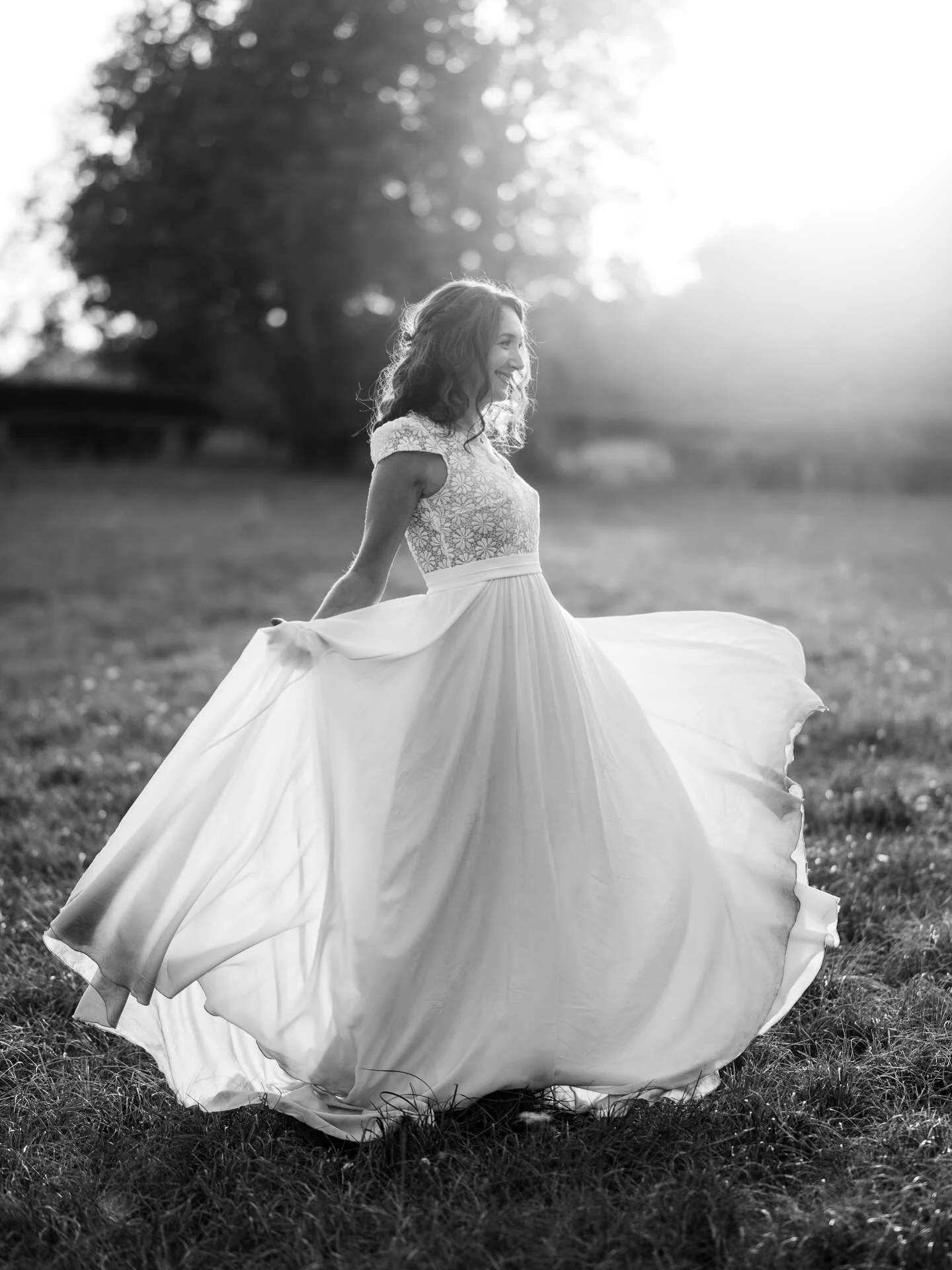 🌿 Pauline 🌿

Une photo &agrave; la golden hour en noir et blanc&hellip; j&rsquo;aime bien, et vous ?

C&rsquo;&eacute;tait un tr&egrave;s joli mariage au Domaine de la Fage l&rsquo;&eacute;t&eacute; dernier, il faisait une chaleur terrible et on co