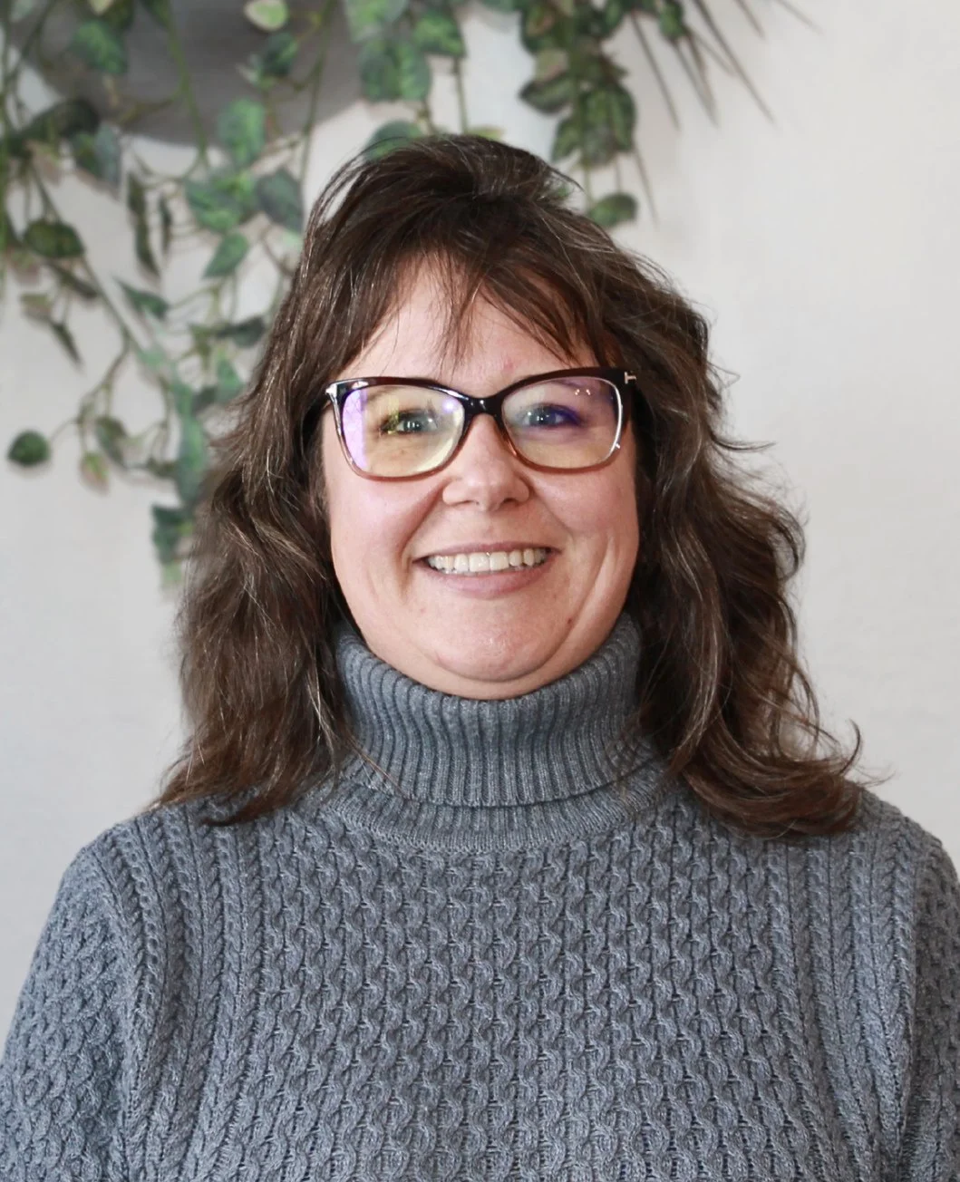 ⭐️ STAFF SPOTLIGHT! ⭐️⁠
⁠
In this #oneROOFStaffSpotlight, we&rsquo;re highlighting our Change4Change Store Coordinator, Heather! 👋⁠
⁠
Heather oversees the Change4Change thrift store, organizing donations and preparing them for distribution to youth 