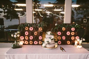 Ali Bakes Cakes - Custom cakes & cupcakes