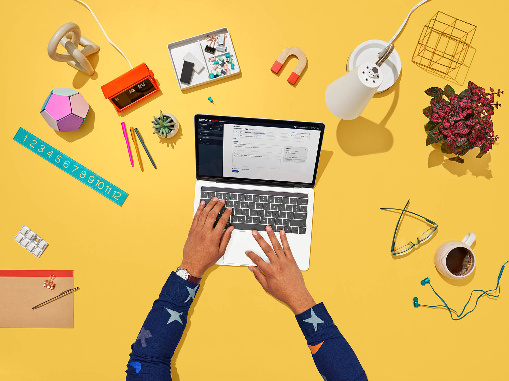 ADOBE_ACROBAT_STILLS_OVERHEAD_SAND_TABLETOP_OFFICEWORKER_0502_HS01_Service_Now.jpg