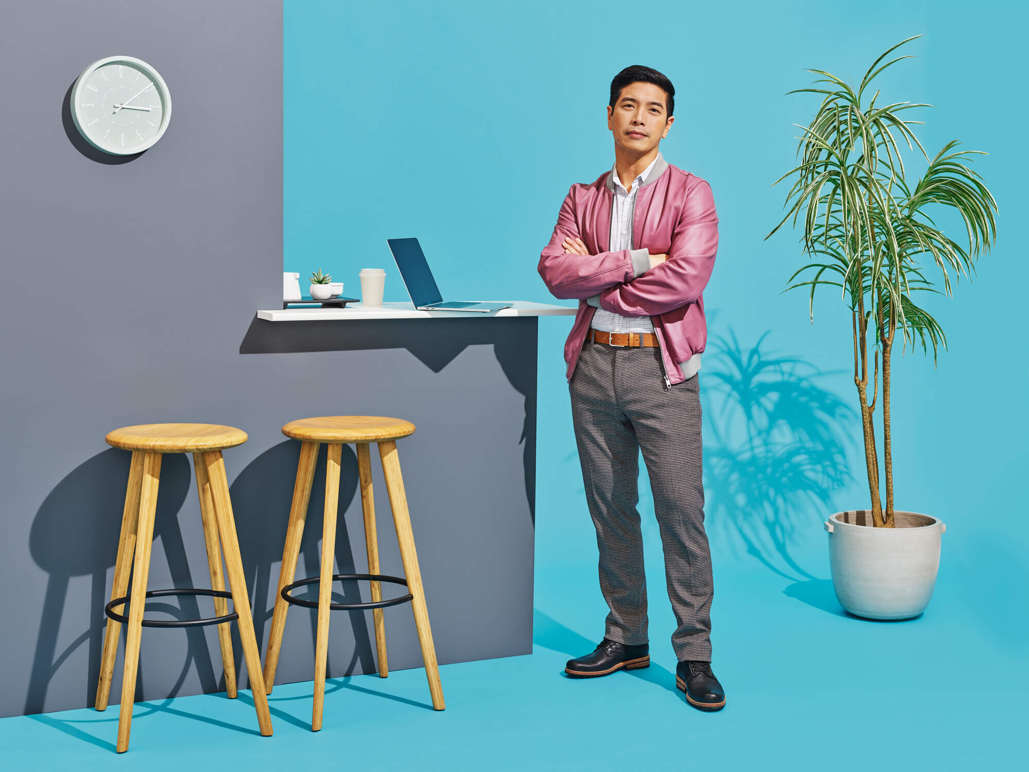 ADOBE_ACROBAT_STILLS_OFFICEOWEN_PORTRAIT_TRUEBLUE_MACBOOK_1581_HS02.jpg