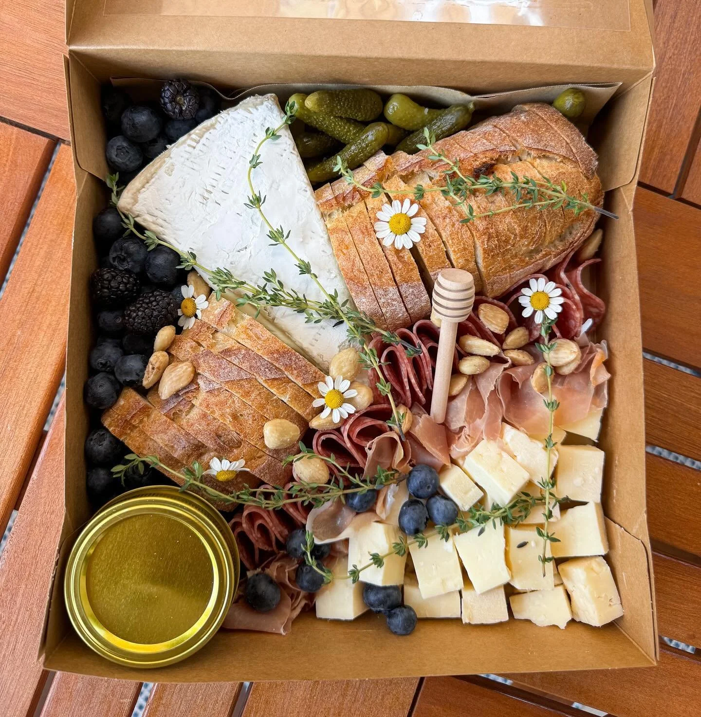 this baby went on a lil boat ride today with @mggorak 

feat: gouda on the go