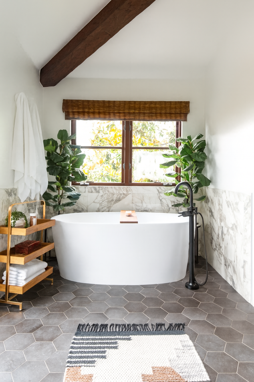 MASTER BATH.png