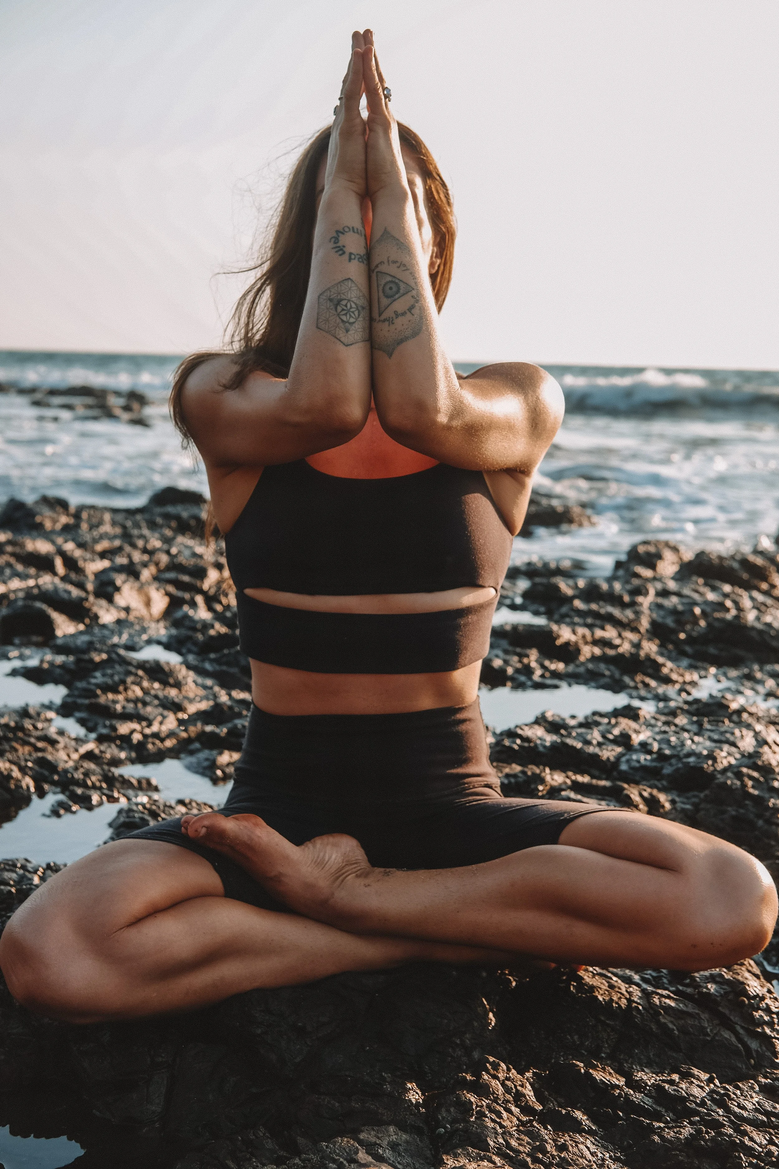 How To Prepare For a Yoga Photoshoot: Do’s, Don’t, and Tips