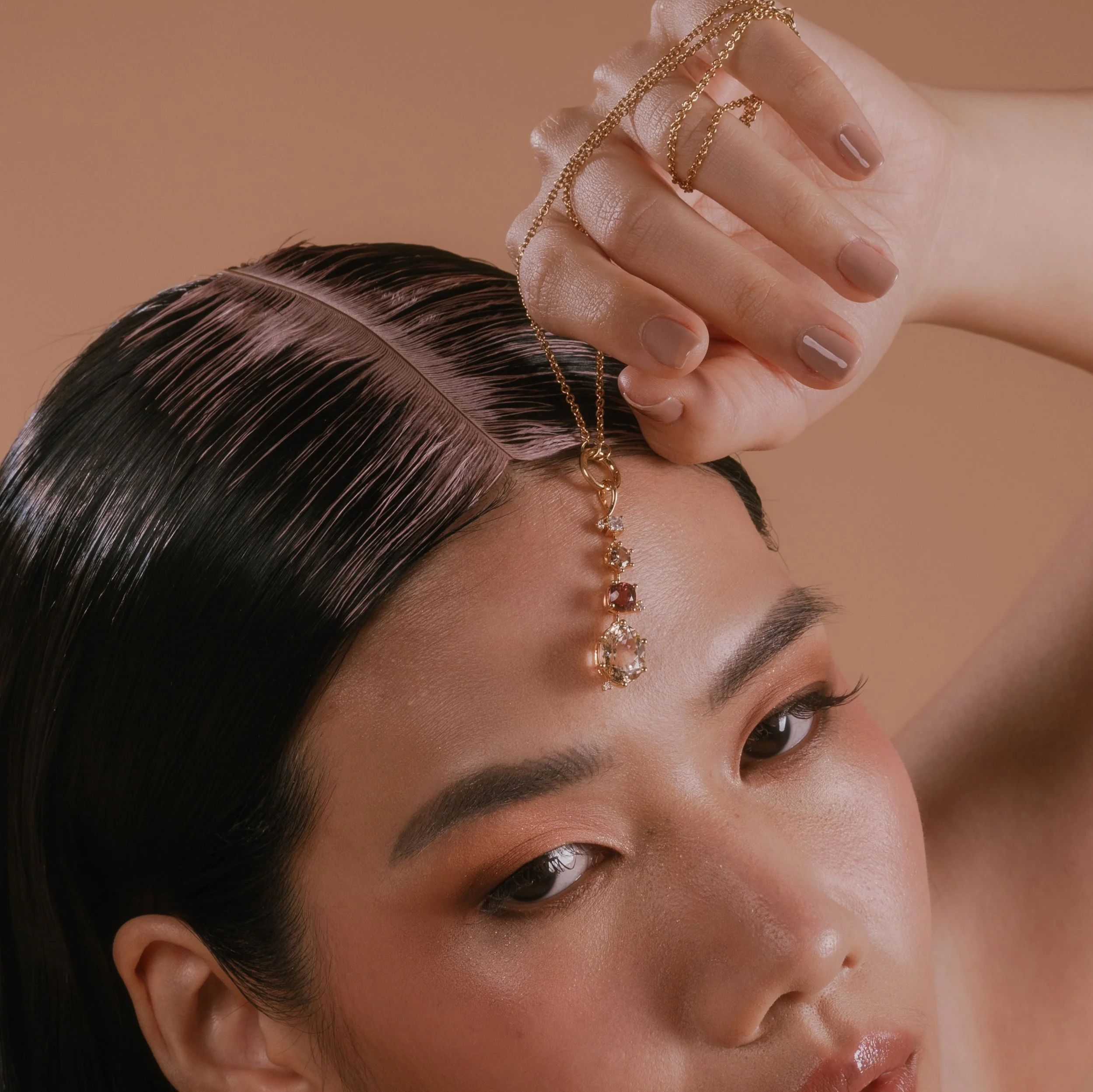 Sugar_Drops_Morganite_Necklace_Worn (3).jpg