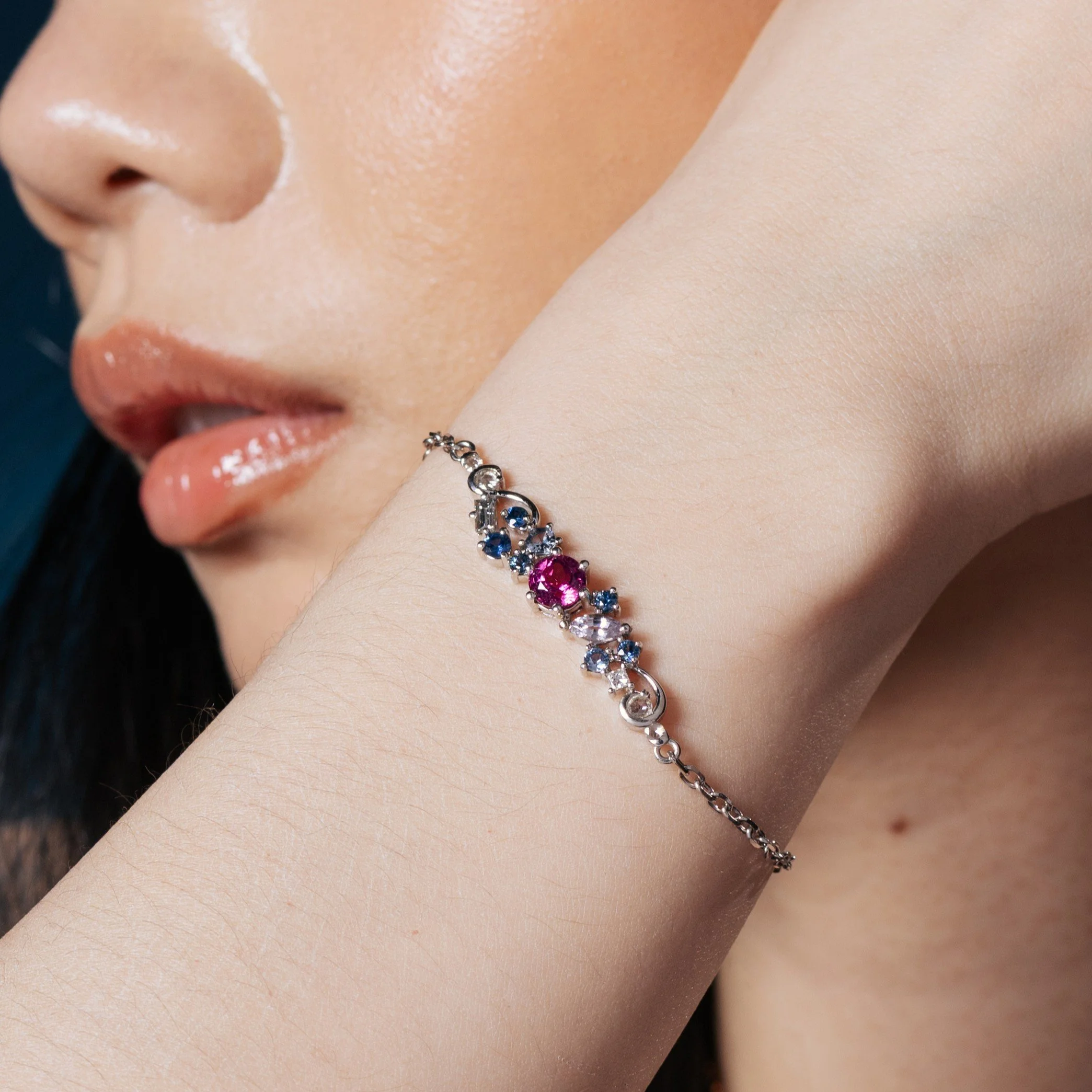 Seafoam_Anemones_Garnet_Bracelet_Worn0.JPG