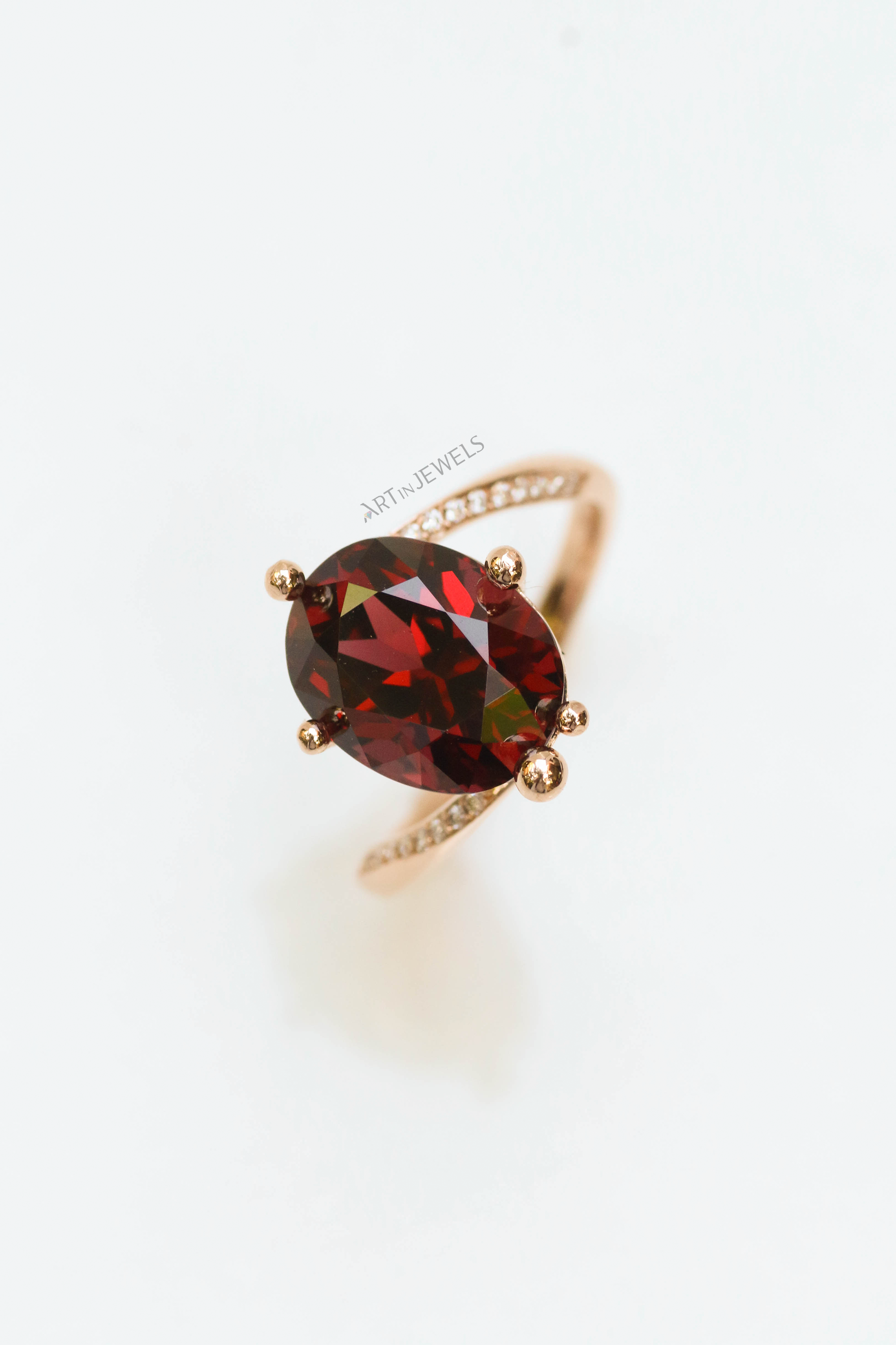 Glimmervine_Garnet_Ring (1).png