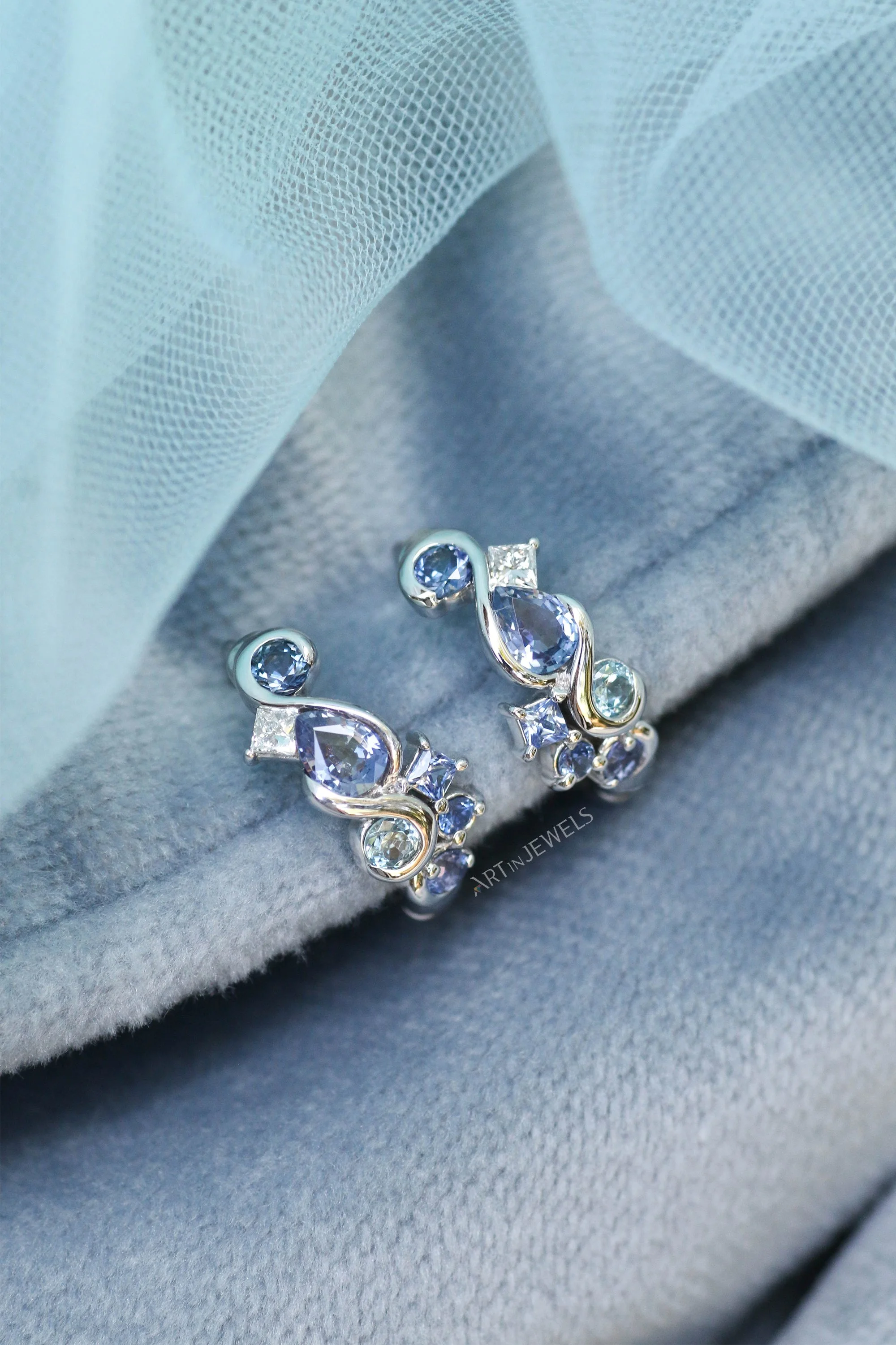 Undulation (Sapphire)