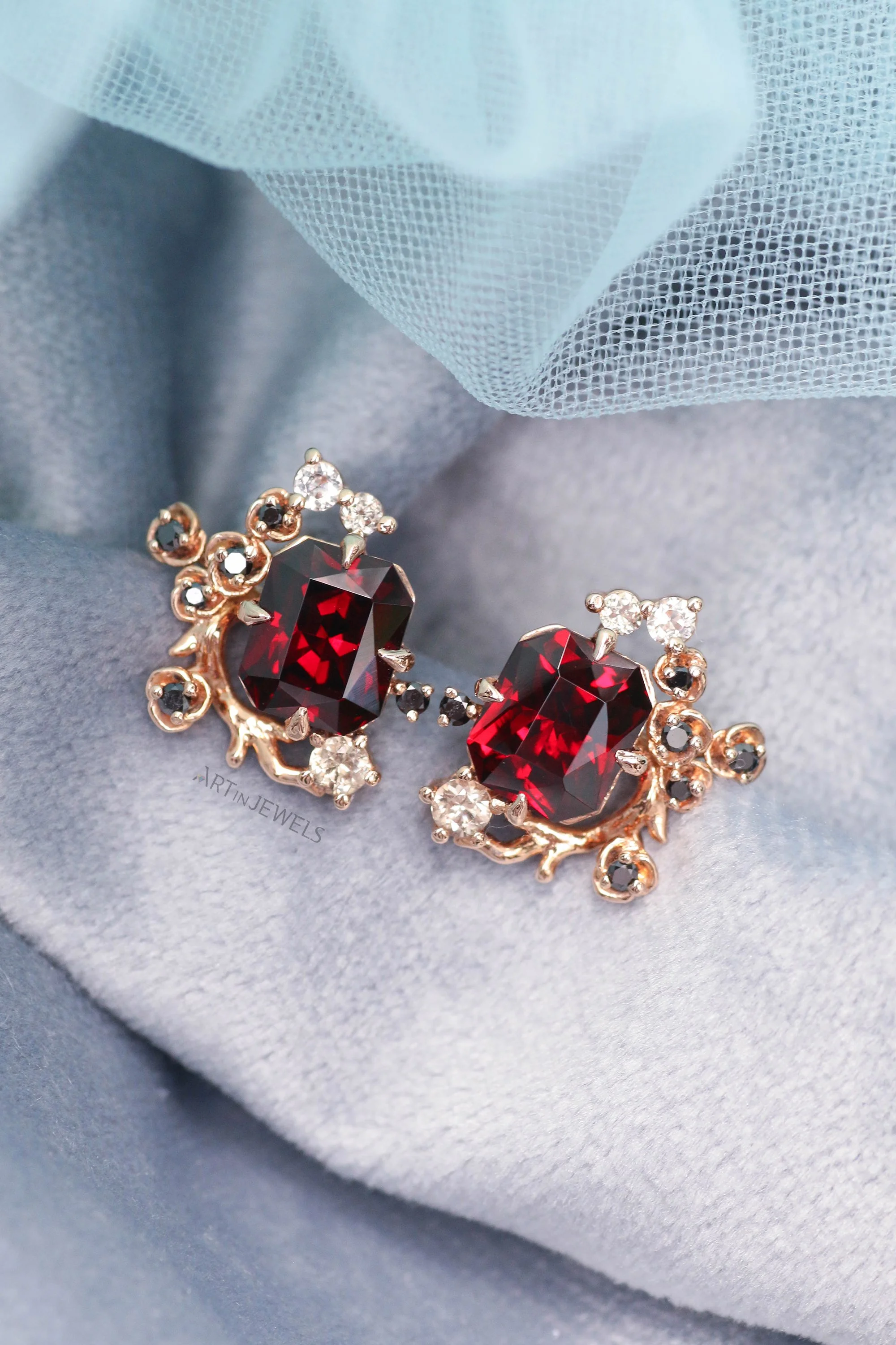 Night-Blooming Flowers (Crimson Garnet)