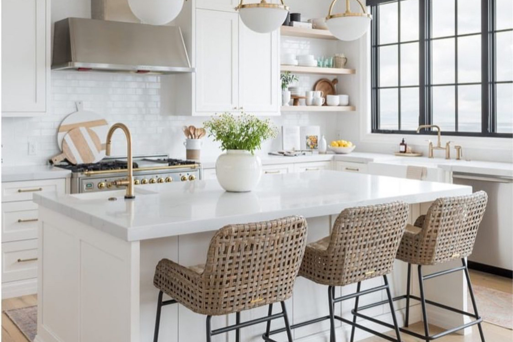 12 Minimalist Spring Home Decor Ideas