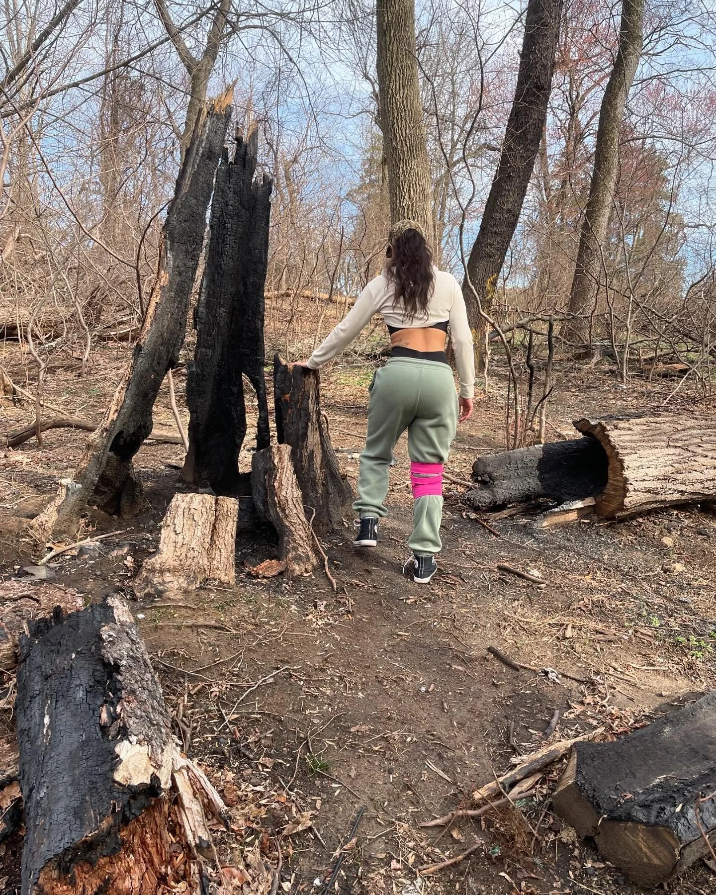 😂 I thought this knee injury was going to hold me back so hard from hiking!!! Sike 😌✨ Did you hear the hawk in the 4th slide 🥰🪶