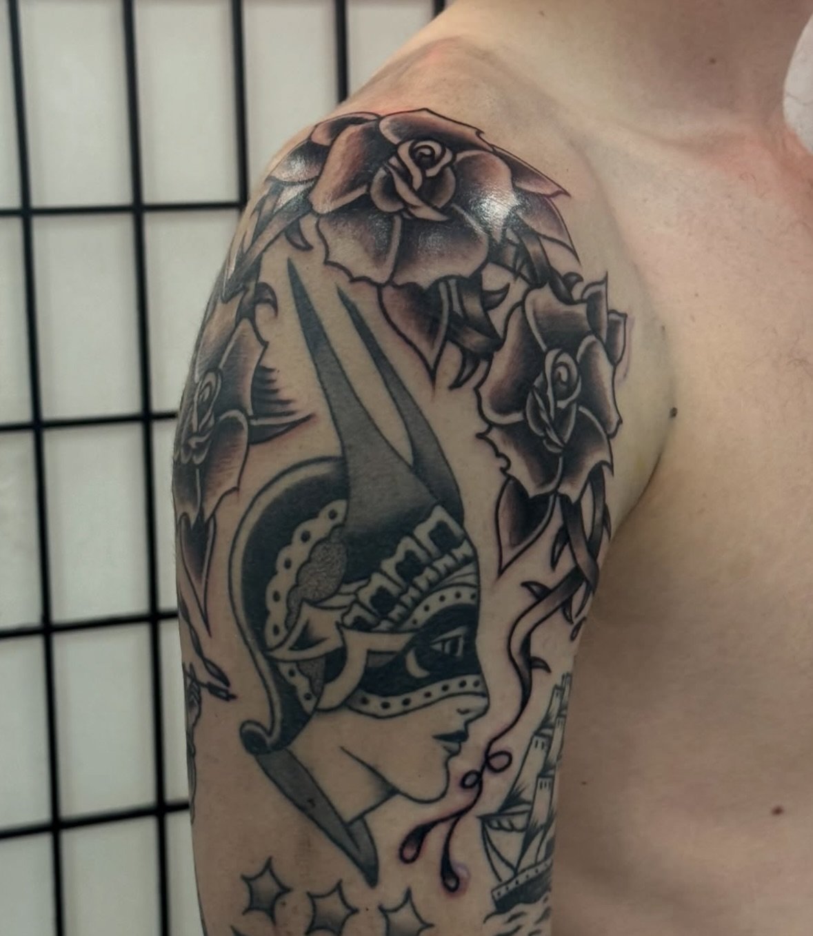 Shoulder tattoo ideas and execution by @indigiblintattoo 

.
.
.
.
#melbourne #tattoo #trad traditional boldwillhold topclasstattooing topclasstraditional blackworkerssubmission blacktoptattooing blacktattoos radtrad radtattoo traditionaltattoo black