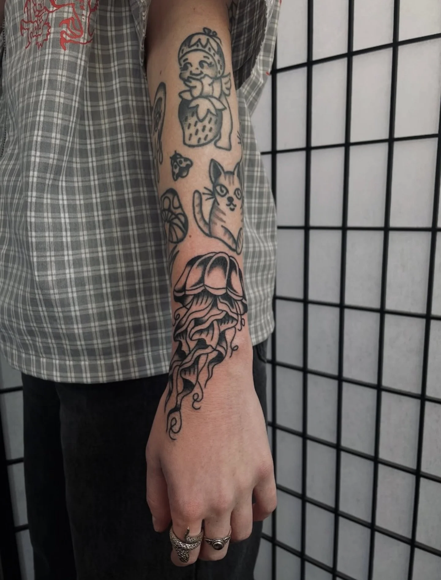 Work by @emmypokes 

.
.
.
.
#melbourne #tattoo #trad traditional boldwillhold topclasstattooing topclasstraditional blackworkerssubmission blacktoptattooing blacktattoos radtrad radtattoo traditionaltattoo blackwork  traditionalartist tradworkers tr