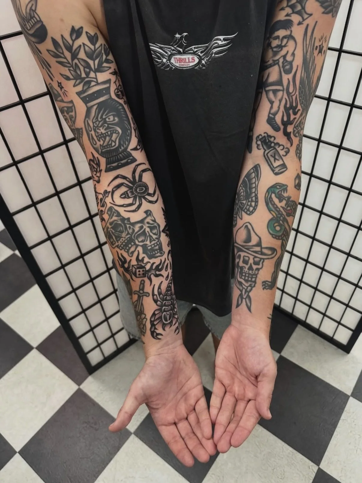 Work by @bellahuntertattoo and @xhalhunterx 

.
.
.
.
#melbourne #tattoo #traditionaltattoo #blackwork  #tattoos