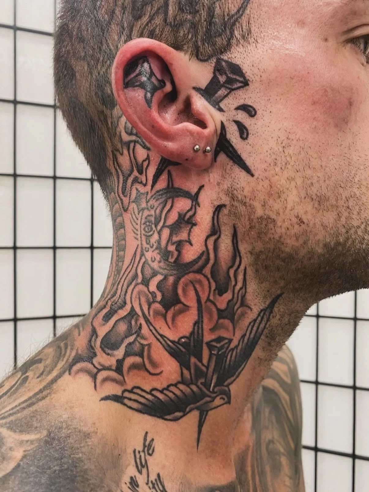 Work by @kingsleytattoo 

.
.
.
.
#melbourne #tattoo #traditionaltattoo #blackwork  #tattoos