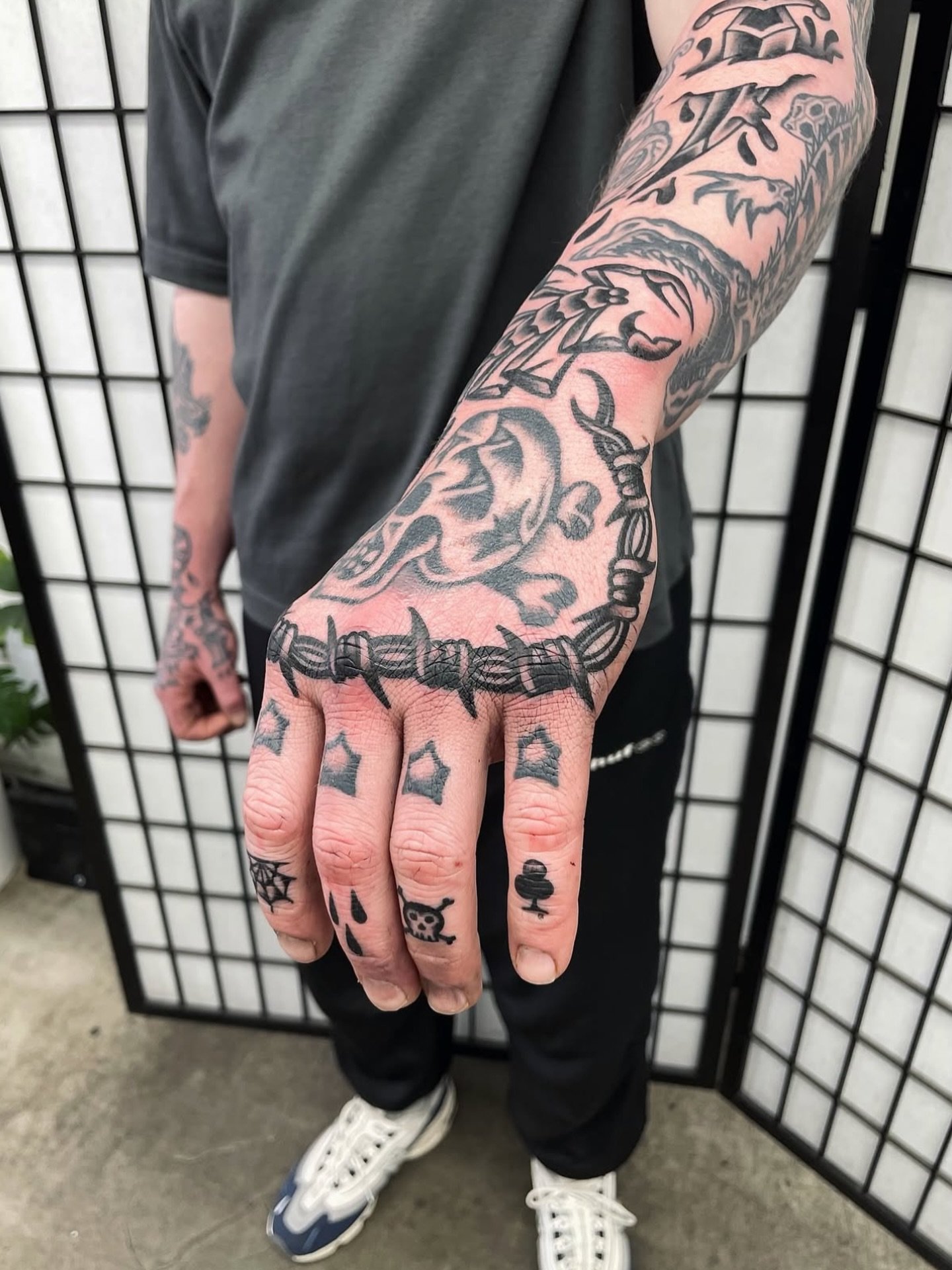 Work by @xhalhunterx 

.
.
.
.
#melbourne #tattoo #traditionaltattoo #blackwork  #tattoos