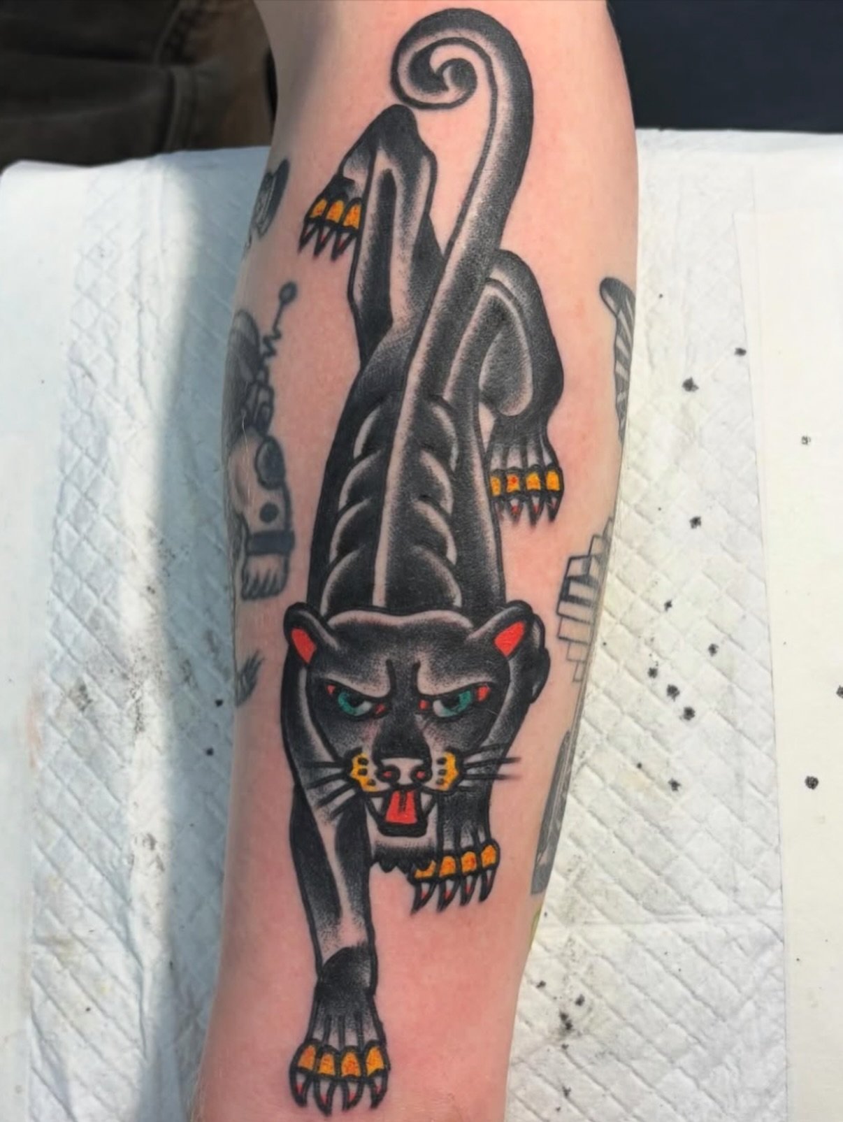 Work by @bradley_waye 

.
.
.
.
#melbourne #tattoo #traditionaltattoo #blackwork  #tattoos