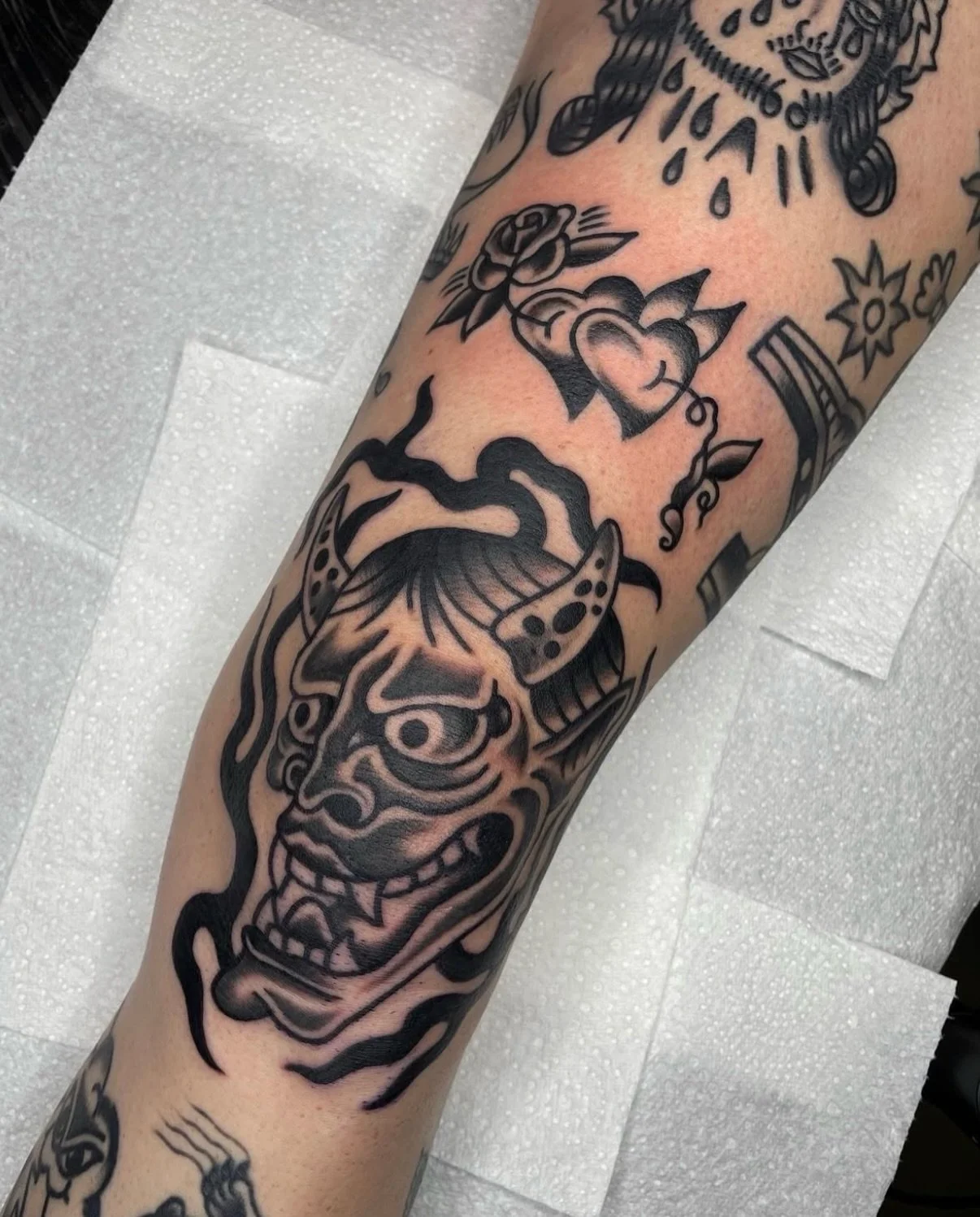 Work by @aaroncaldow 

.
.
.
.
#melbourne #tattoo #traditionaltattoo #blackwork  #tattoos