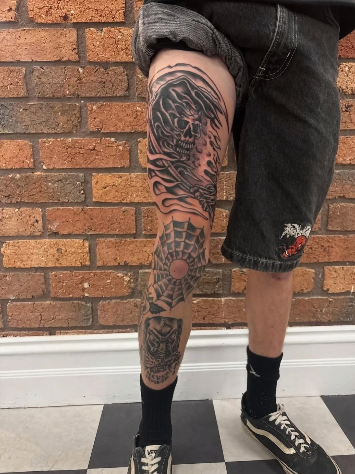 Work by @olliemraztattooing 

.
.
.
.
#melbourne #tattoo #traditionaltattoo #blackwork  #tattoos