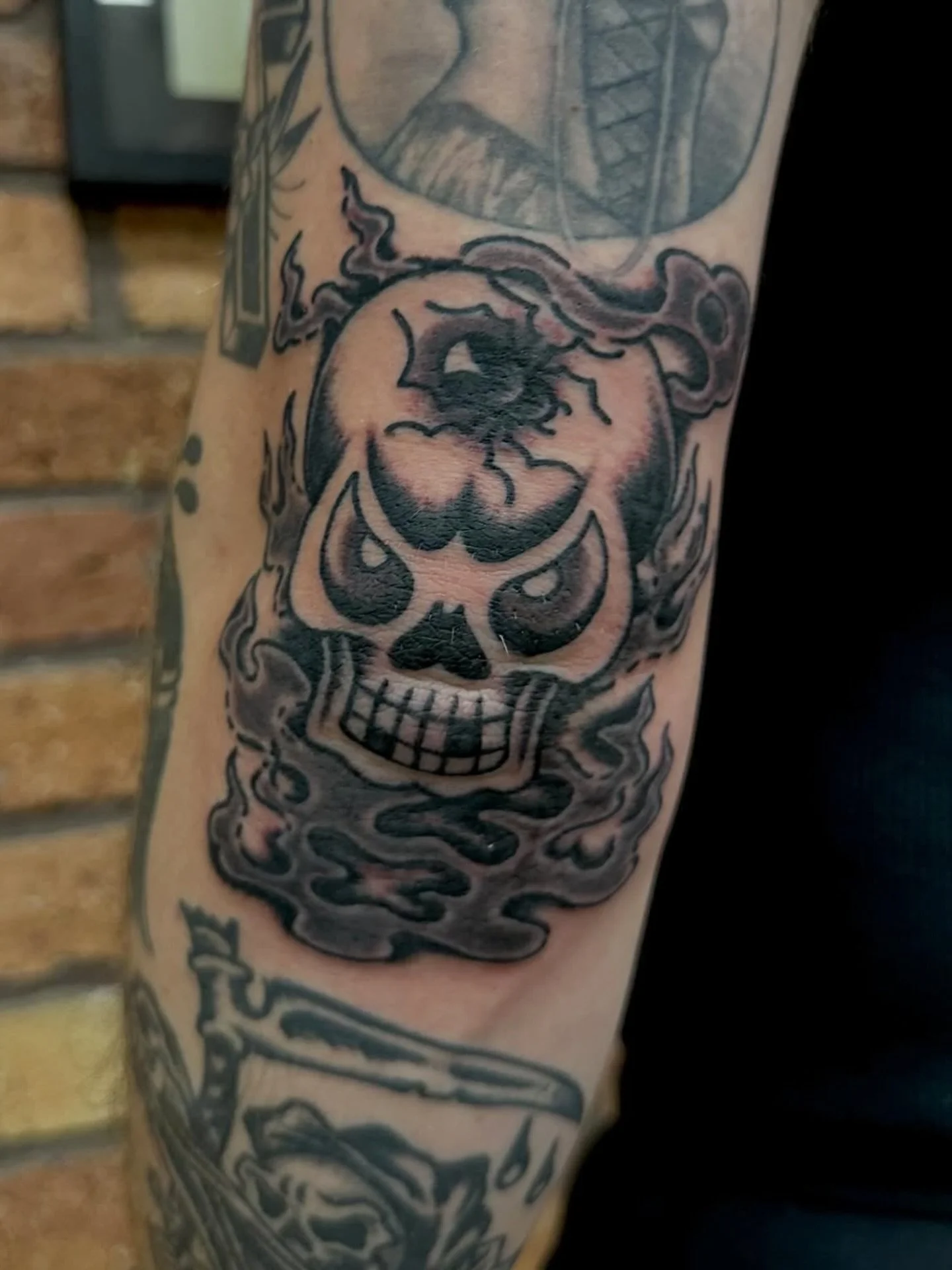 Work by @codyhilltattooing 

.
.
.
.
#melbourne #tattoo #traditionaltattoo #blackwork  #tattoos