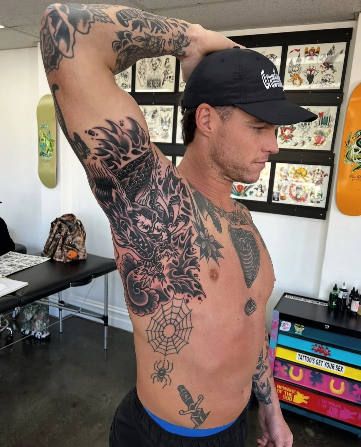 Work by @bobbyskinstattoos 

.
.
.
.
#melbourne #tattoo #traditionaltattoo #blackwork  #tattoos