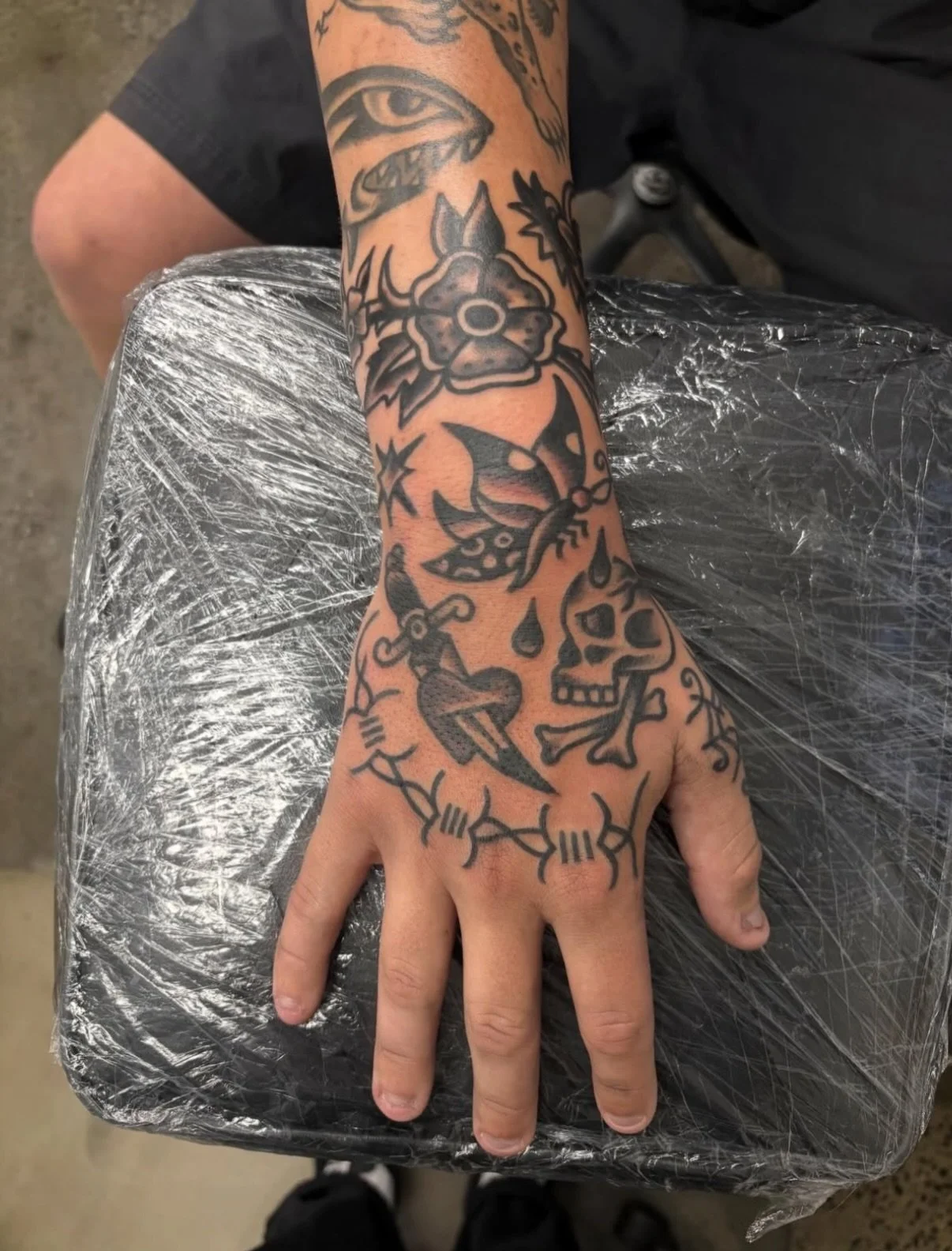 Work by @olliemraztattooing 

.
.
.
.
#melbourne #tattoo #traditionaltattoo #blackwork  #tattoos