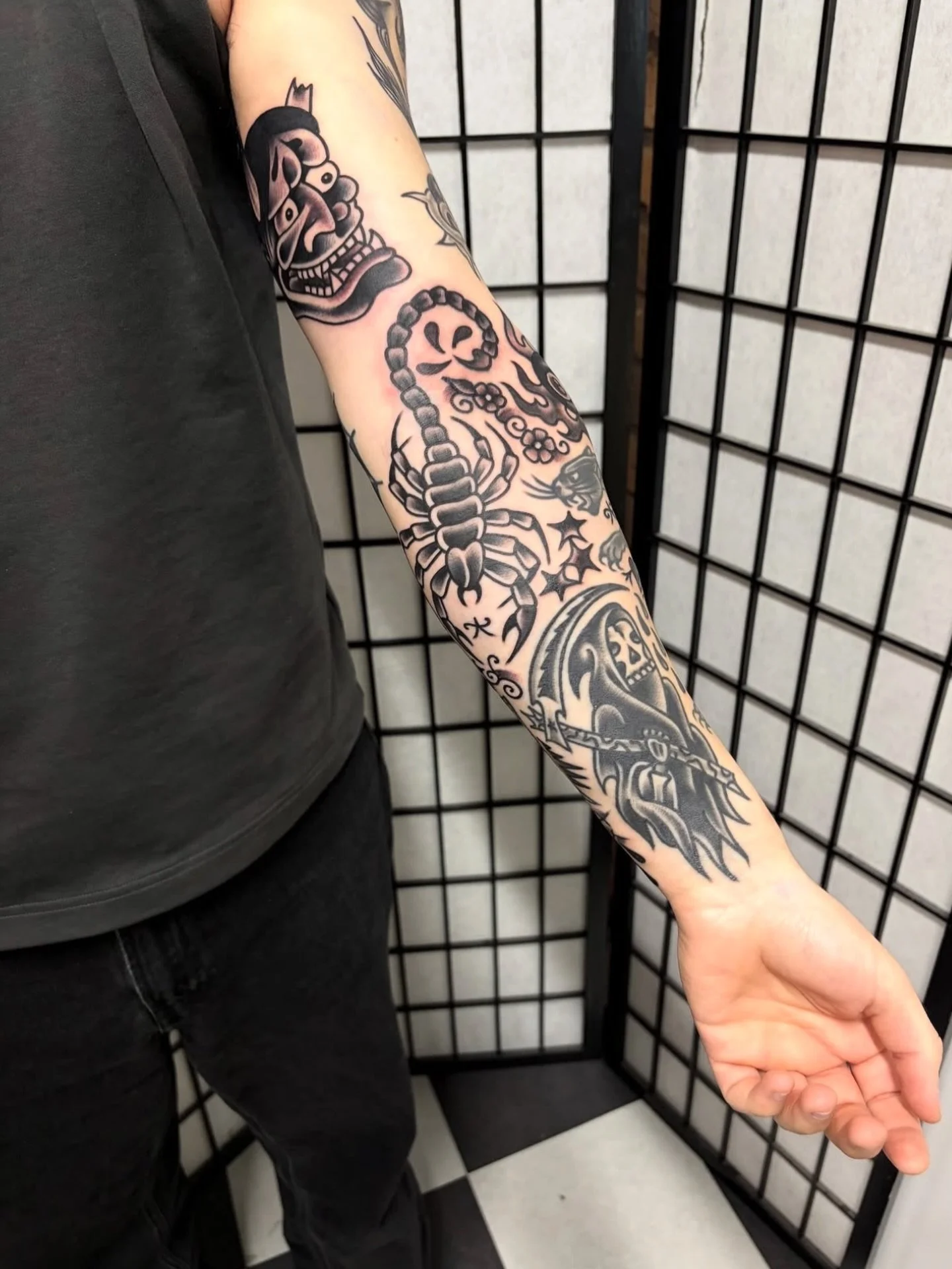 Work by @xhalhunterx 

.
.
.
.
#melbourne #tattoo #traditionaltattoo #blackwork  #tattoos