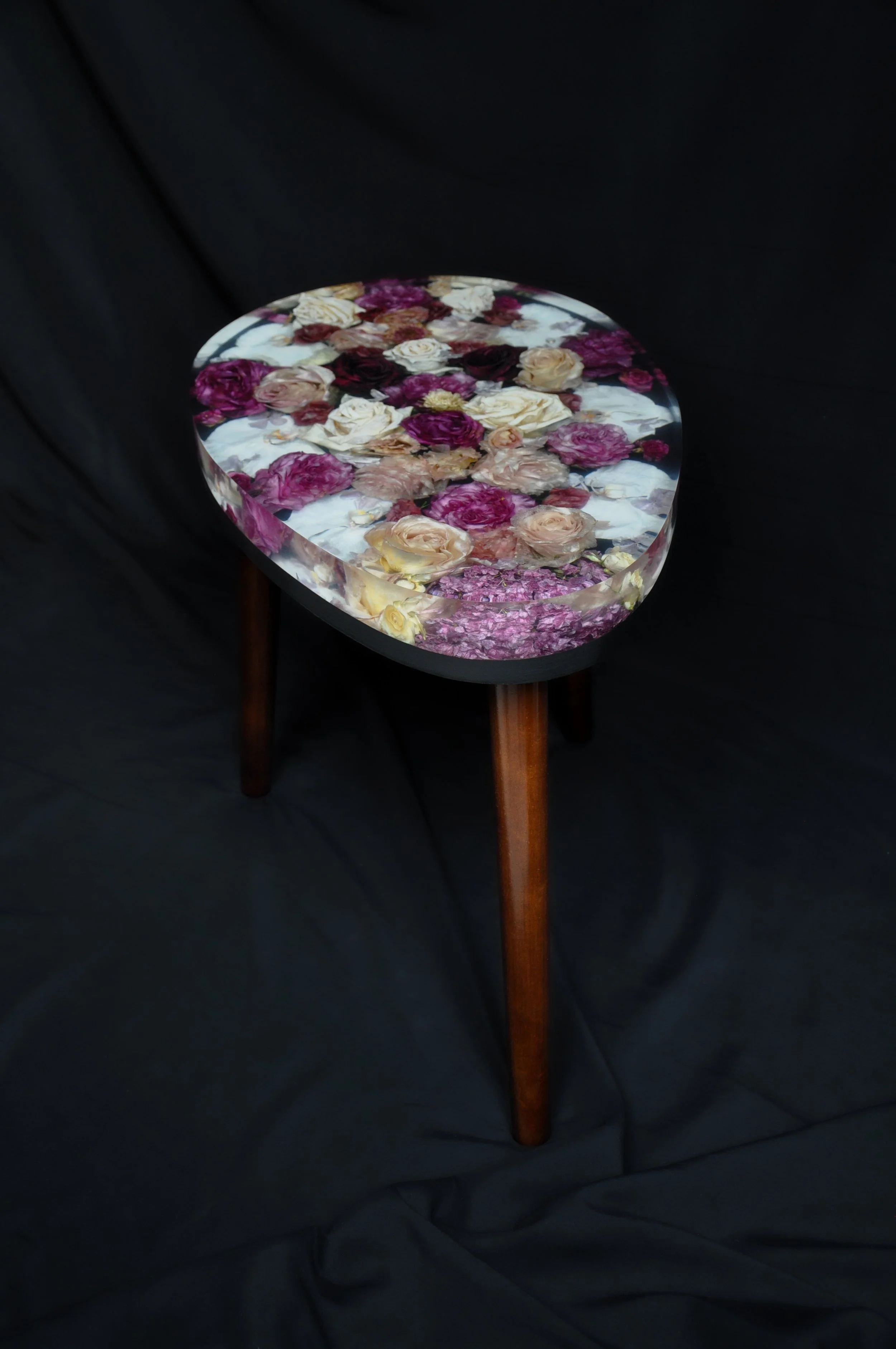 Lucy Did This | Bespoke Art, Hand Made by Lucy Sykes | Preserved wedding flower resin ovoid egg shape mid century style table