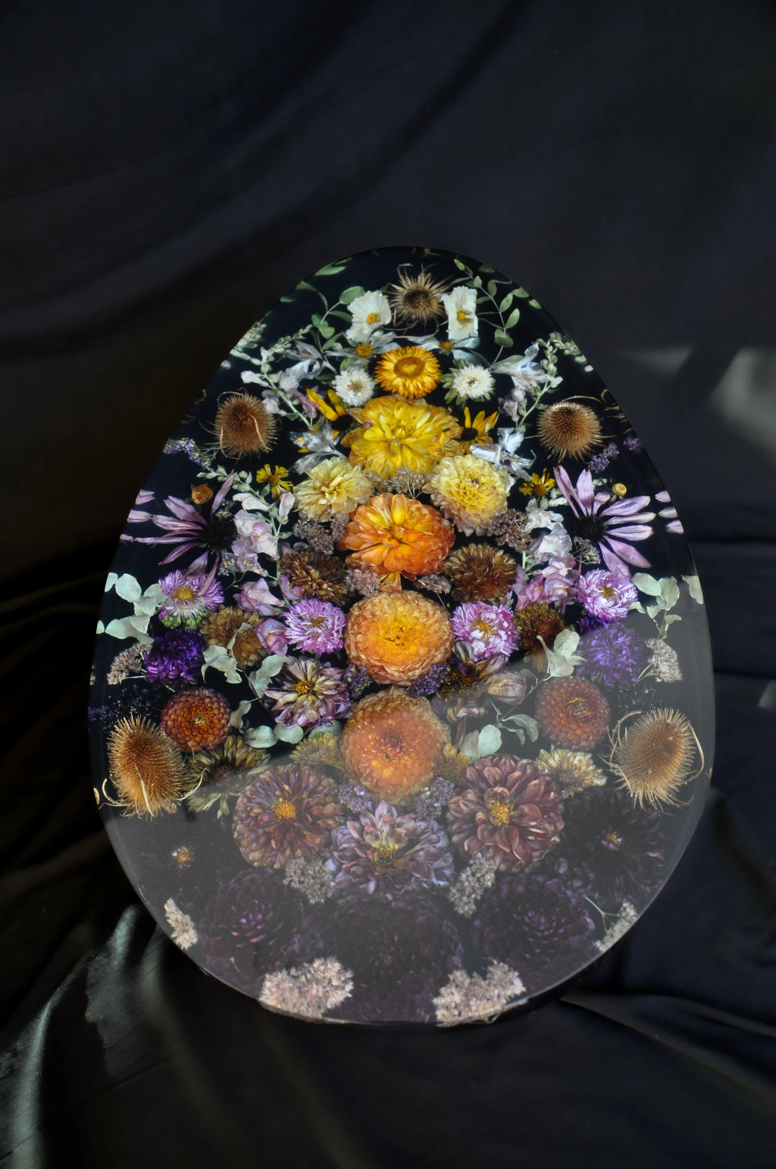 Lucy Did This - Preserved wedding flower ovoid table with black background