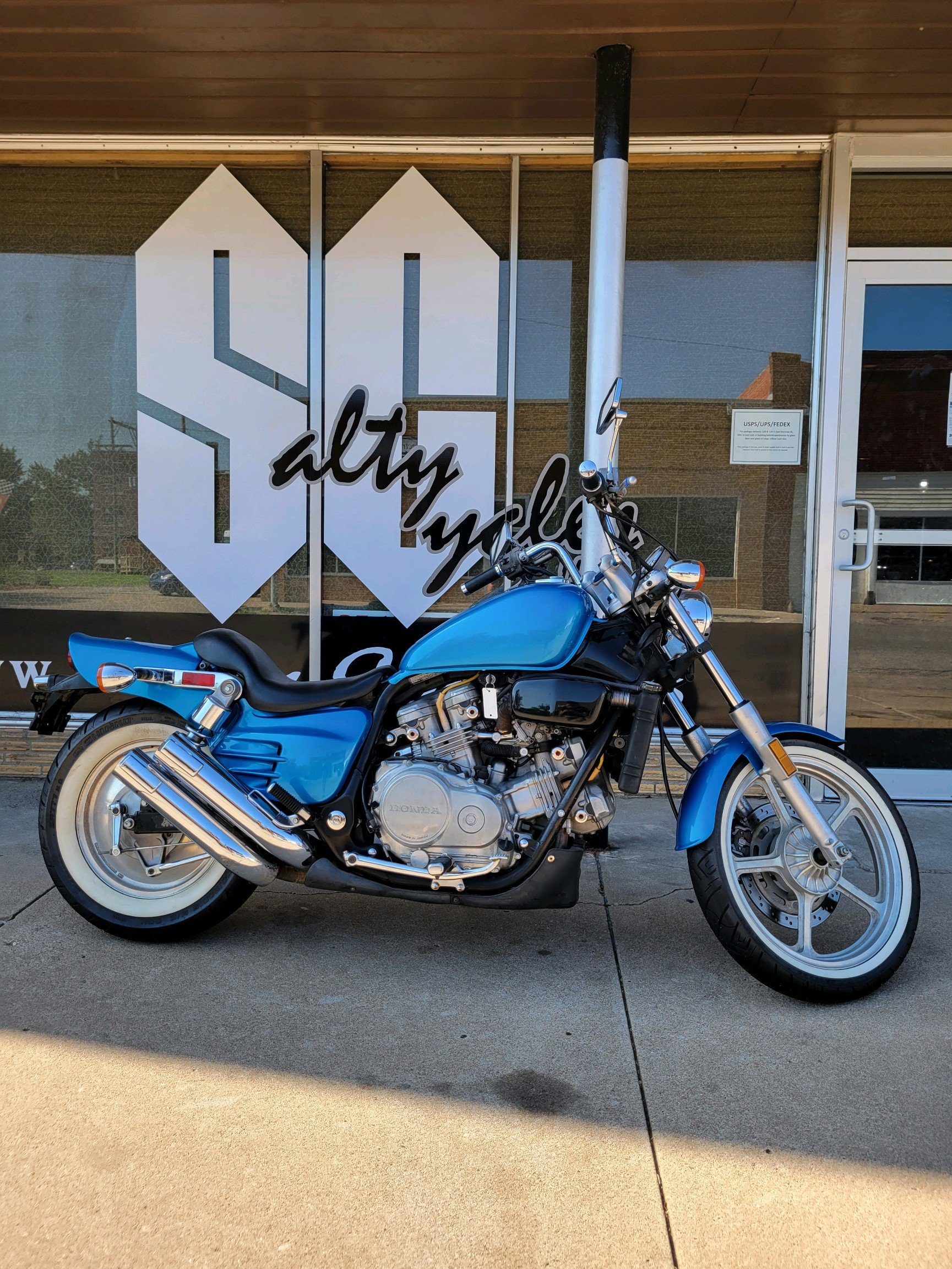 1987 HONDA VF700CH MAGNA