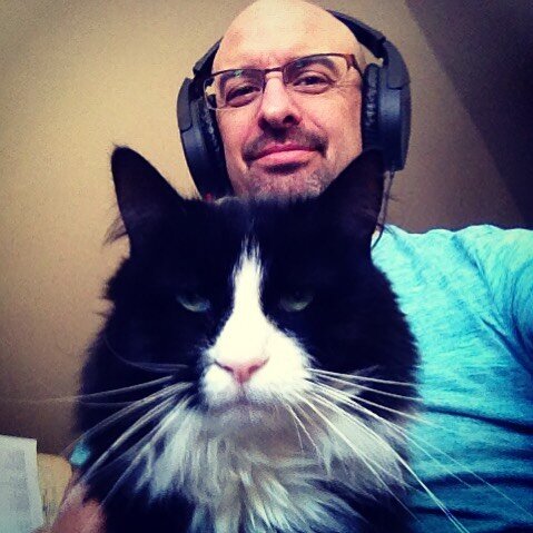 Luna waits until I am done recording the track and as soon as I put the guitar down she sits in my lap to give her opinion about what was just recorded. Time for take 2. #musician #catsofinstagram #vegan #guitarist #studio #recording #songwriting