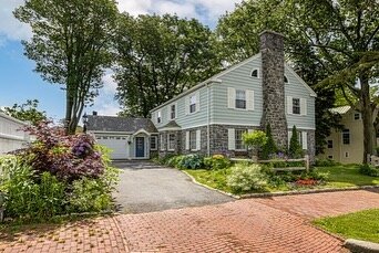 JUST LISTED // Under Contract!

15 Highland St. Portland, ME 
MLS #1532065

What a whirlwind week! 

This Deering Highlands neighborhood  4 bedroom 2.5 bath beauty from 1938 didn&rsquo;t last long on the market. 
I feel SO lucky to get to help connec