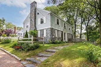 ✨ CLOSED!! ✨
15 Highland St. &bull; Portland 

Congratulations to my wonderful seller! This is such a special house and the care and love that was put into it was felt by all who came through. Thank you for trusting me to sell this beauty from the 19