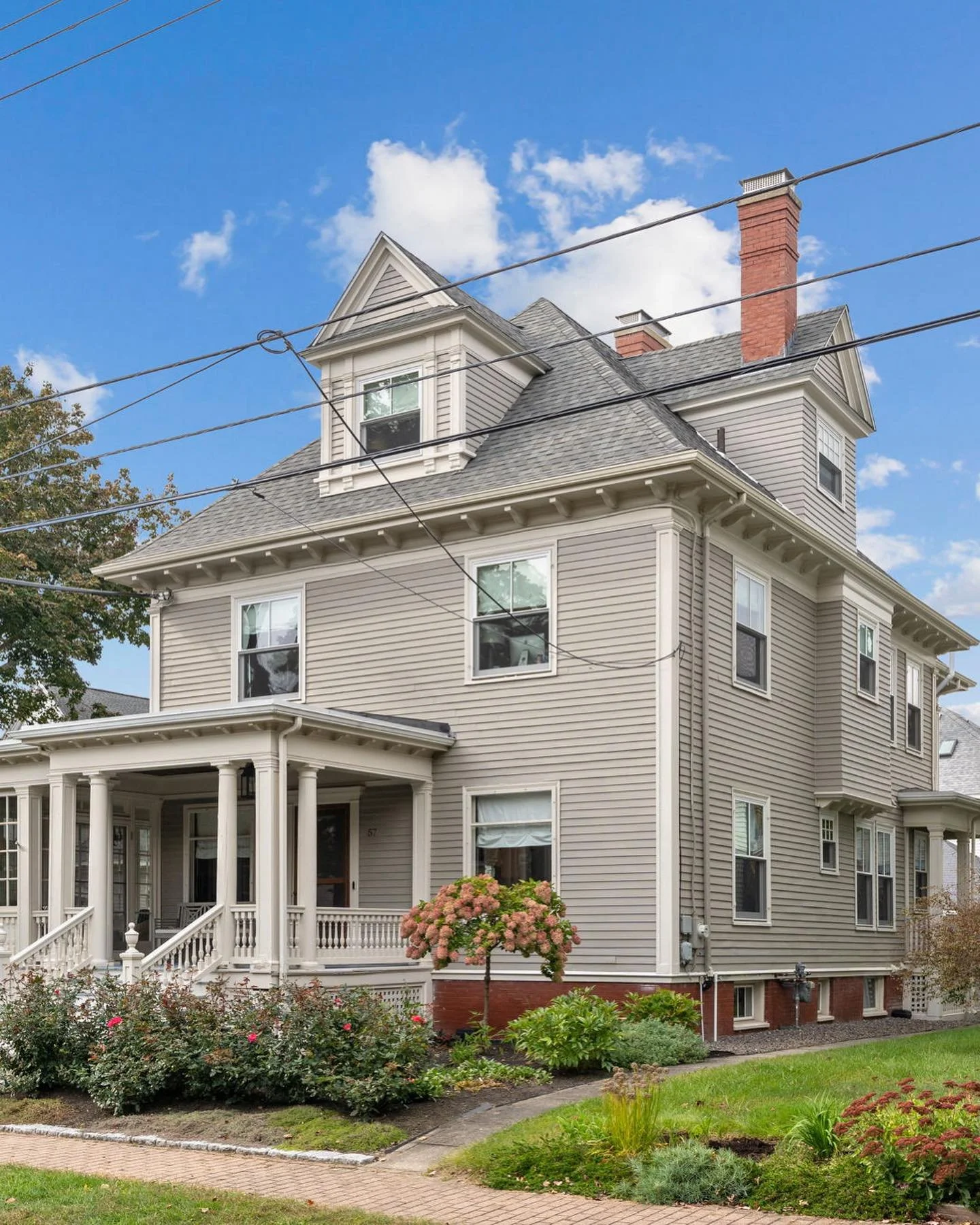 ✨ JUST LISTED! ✨ 
57 Coyle Street, Portland

6-7🛏️ 4.5🛀🏻
$1,795,000
 
💫 Broker Open House, Thurs 10/27 from 4-6pm 💫

Tucked between Back Cove and the Deering Highland neighborhoods of Portland, this gorgeous turn of the century home designed by 