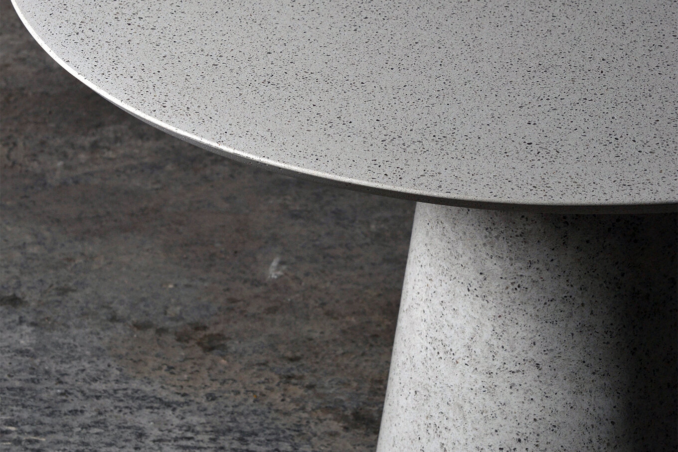 Mesawer1 concrete dining table round