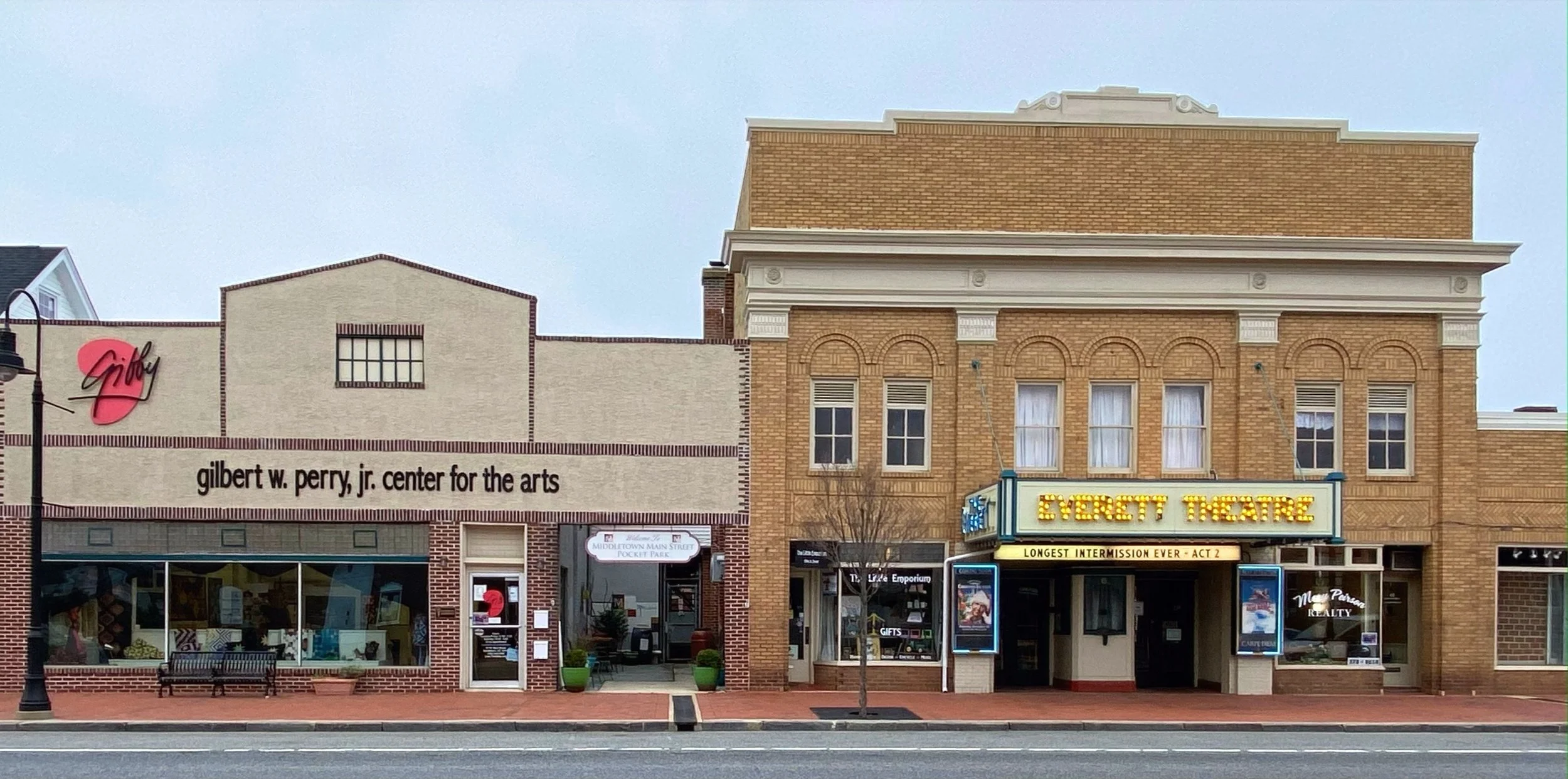 About Us — Everett Theatre